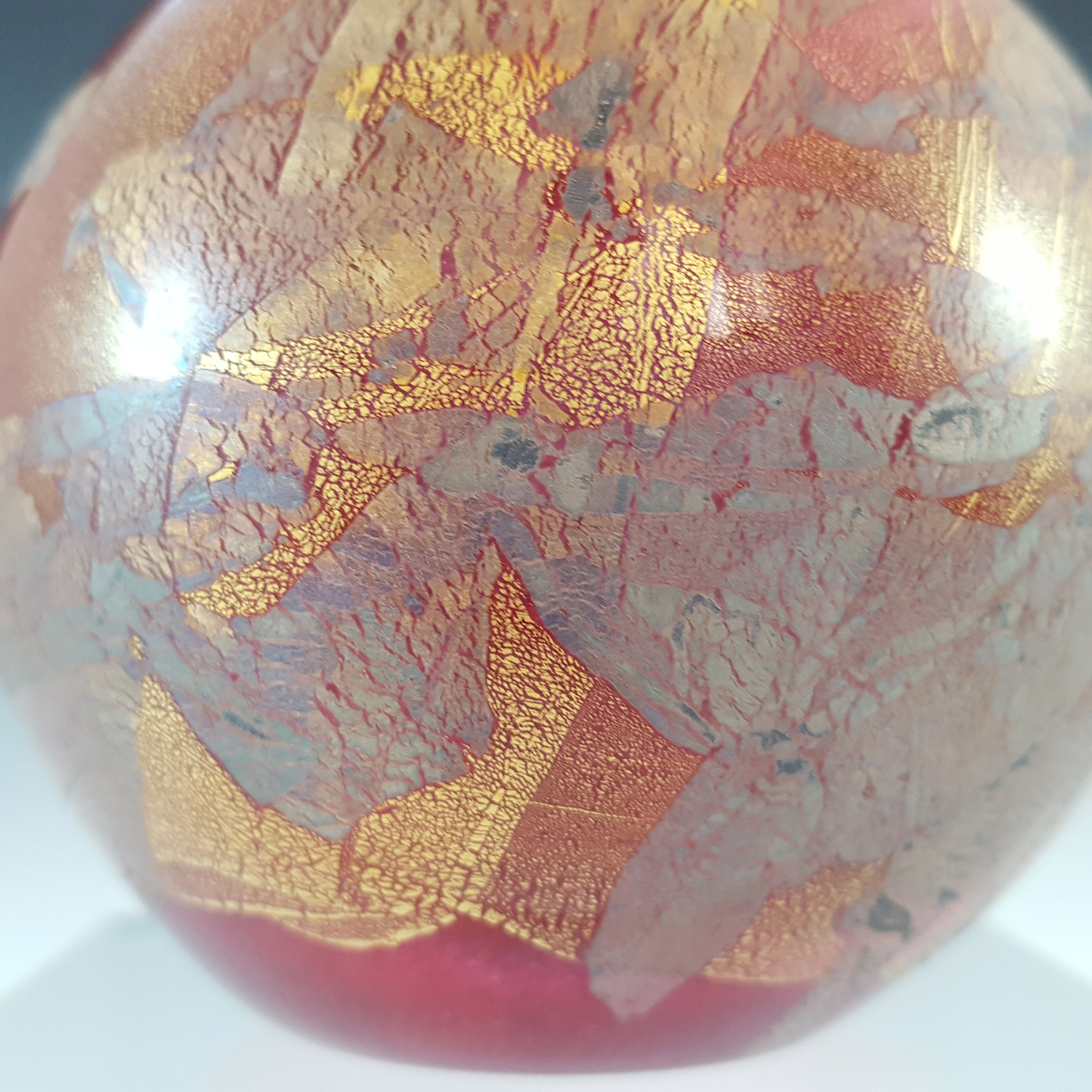 (image for) Isle of Wight Studio / Harris 'Azurene Pink' Glass Paperweight - Click Image to Close