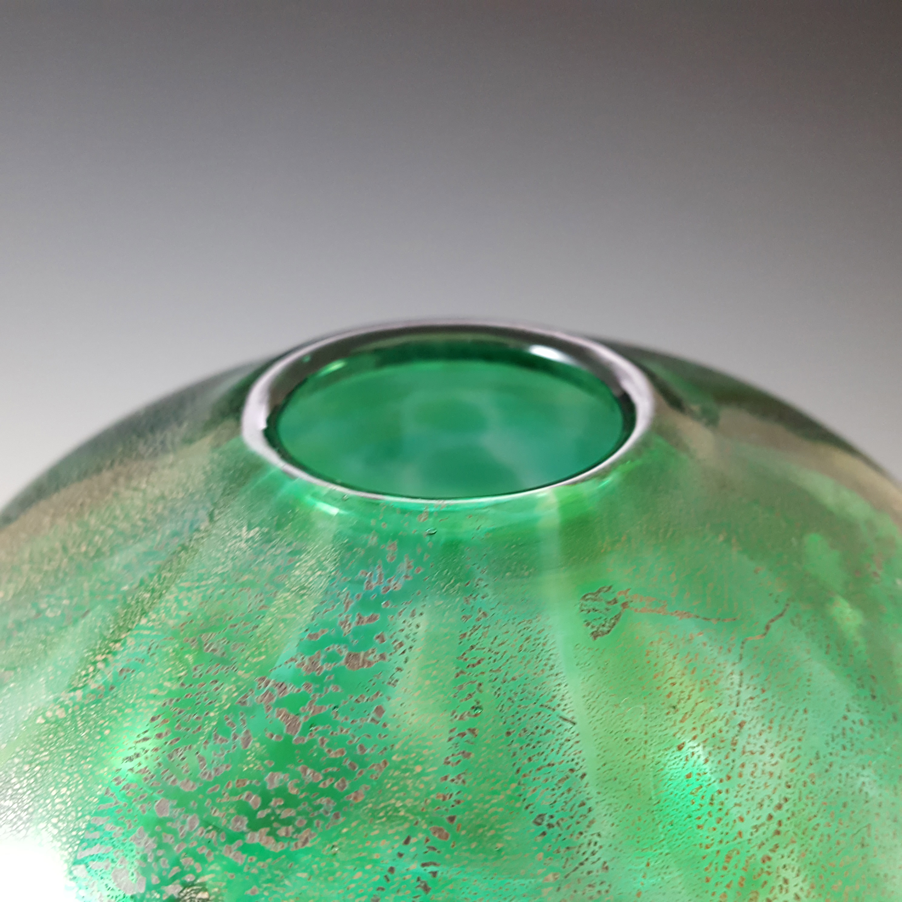 (image for) LABELLED Isle of Wight Studio 'Azurene Green' Glass Vase - Click Image to Close