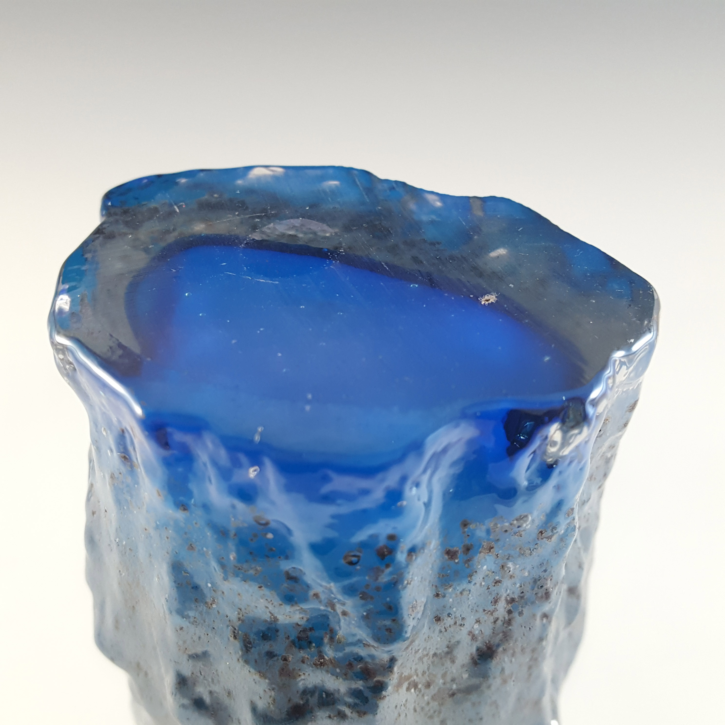 Tajima Japanese Bark Textured Iridescent Blue Glass Vase - Click Image to Close
