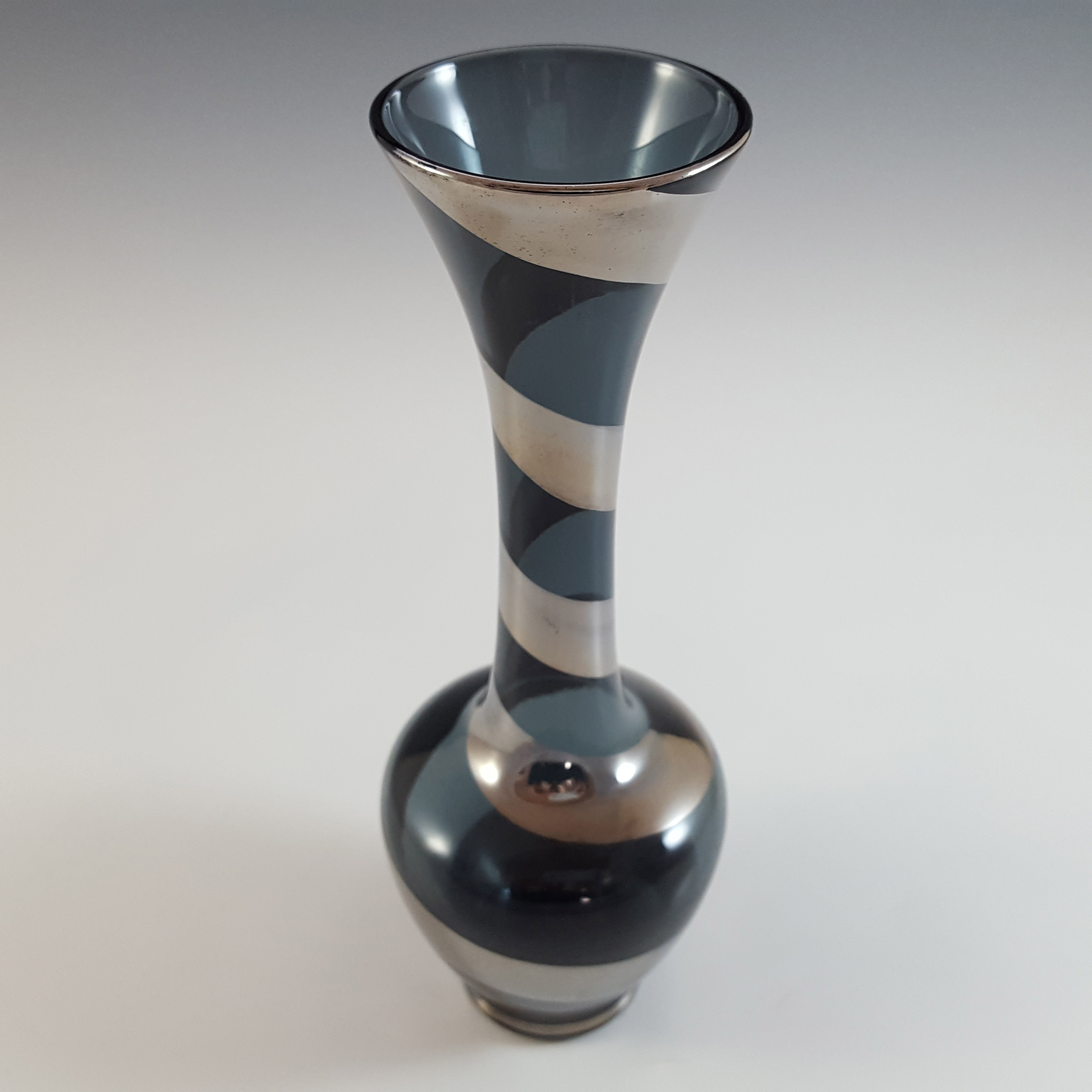 Japanese Grey & Silver Vintage Glass Spiral Striped Vase - Click Image to Close