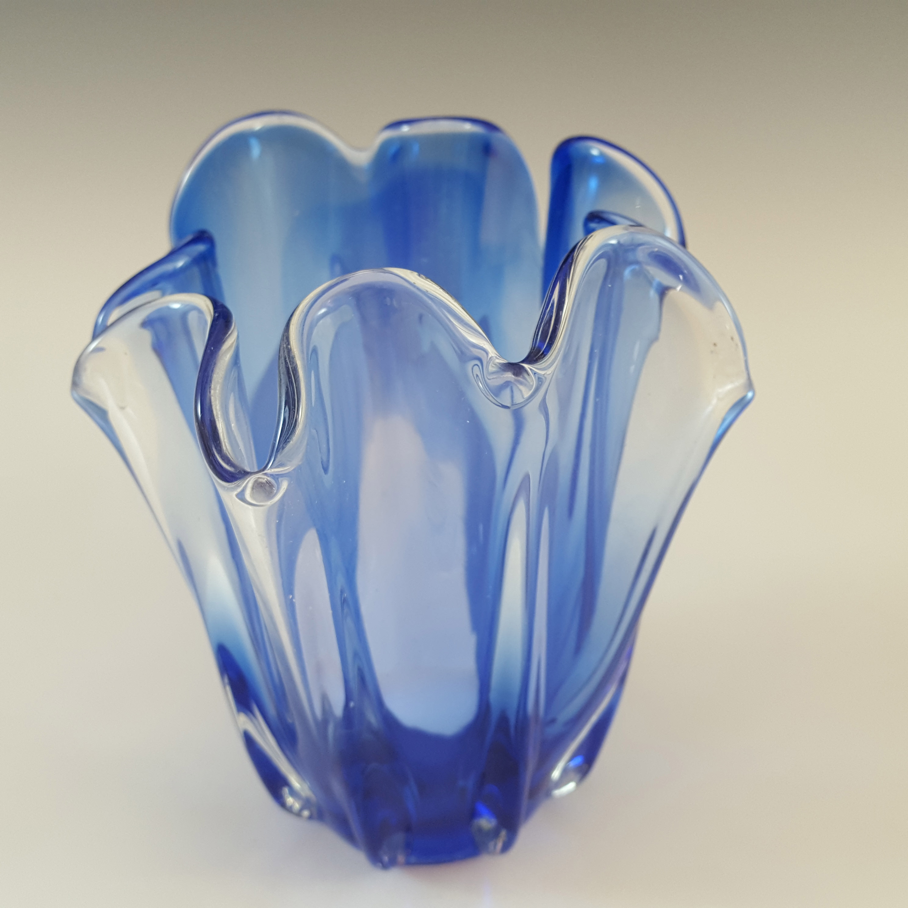 (image for) Japanese Blue, White & Clear Cased Glass Handkerchief Vase - Click Image to Close
