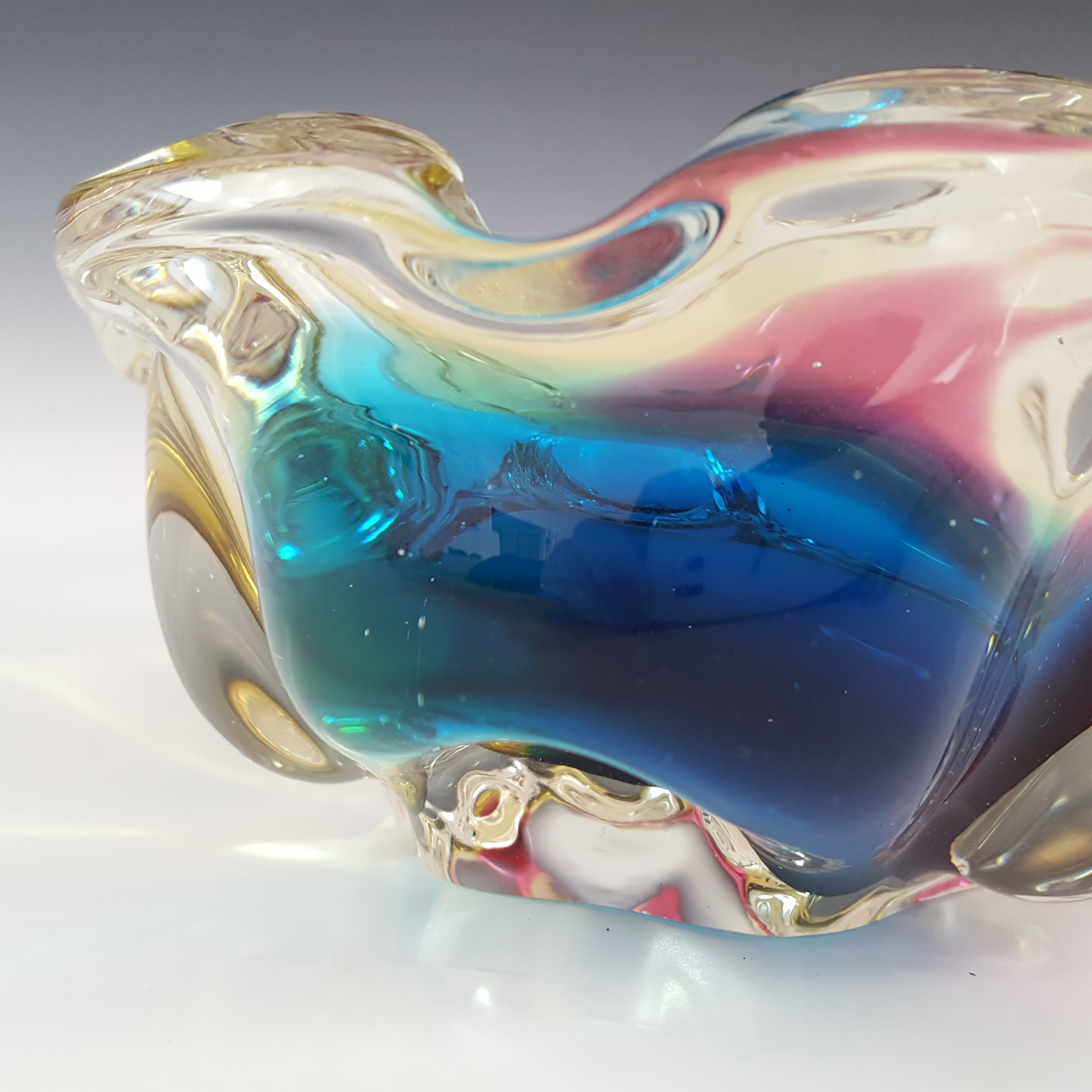 Sanyu Japanese Amber, Pink & Blue Glass "Fantasy" Bowl - Click Image to Close