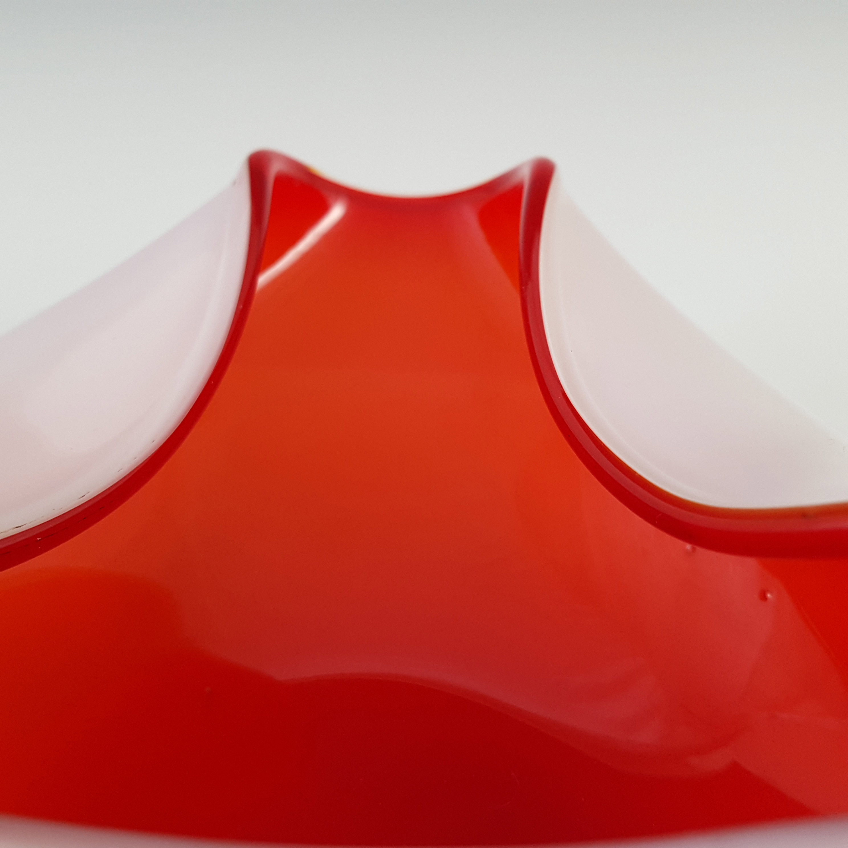 Japanese Red & White Cased Glass 'Wales' Biomorphic Bowl - Click Image to Close