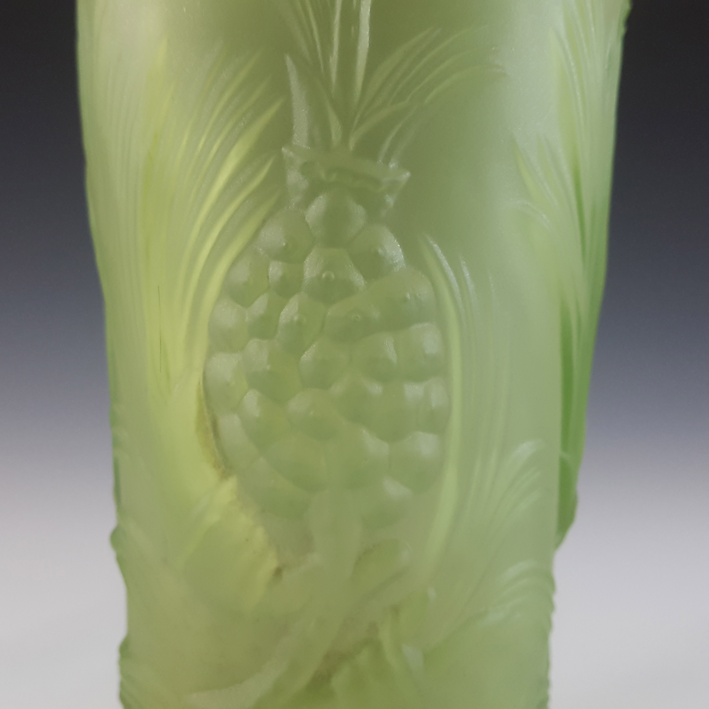 Jobling #5000 Art Deco Uranium Green Glass Fircone Vase - Click Image to Close