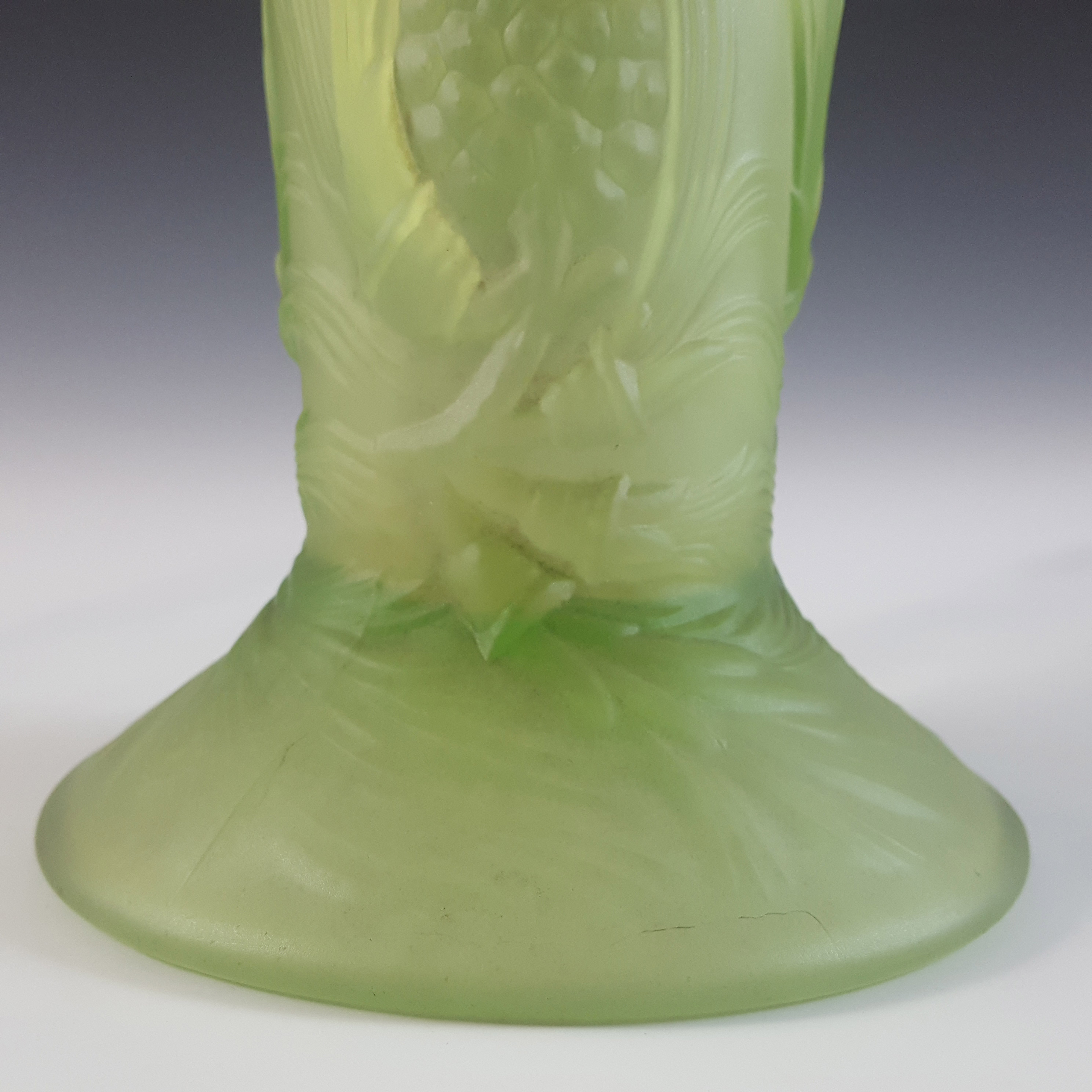 (image for) Jobling #5000 Art Deco Uranium Green Glass Fircone Vase - Click Image to Close