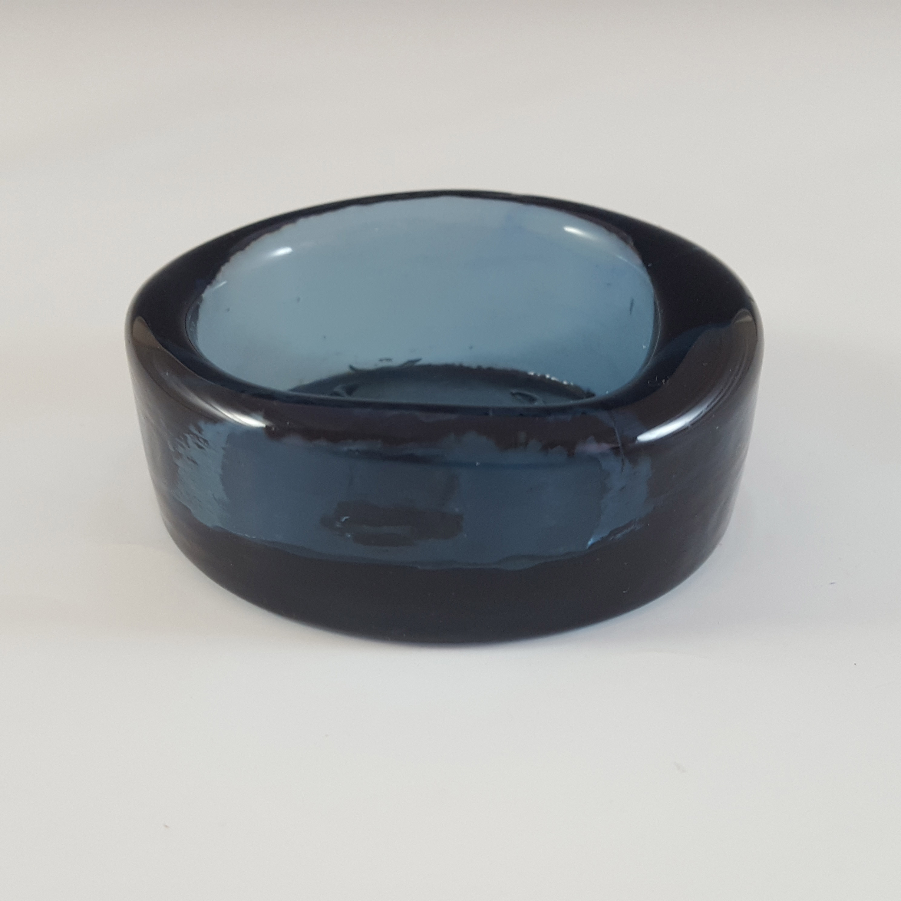 Boda Vintage Swedish Blue Glass Bull Bowl by Erik Hoglund - Click Image to Close