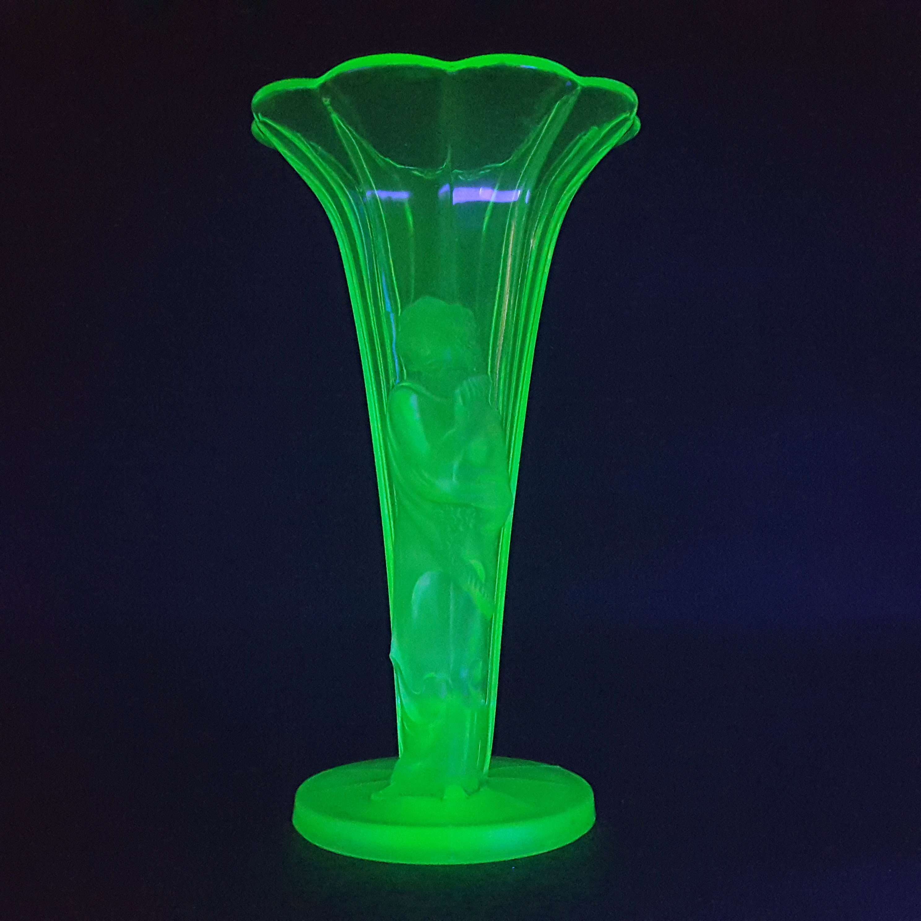 (image for) Art Deco Uranium Green Frosted Glass Oriental Lady Vase - Click Image to Close