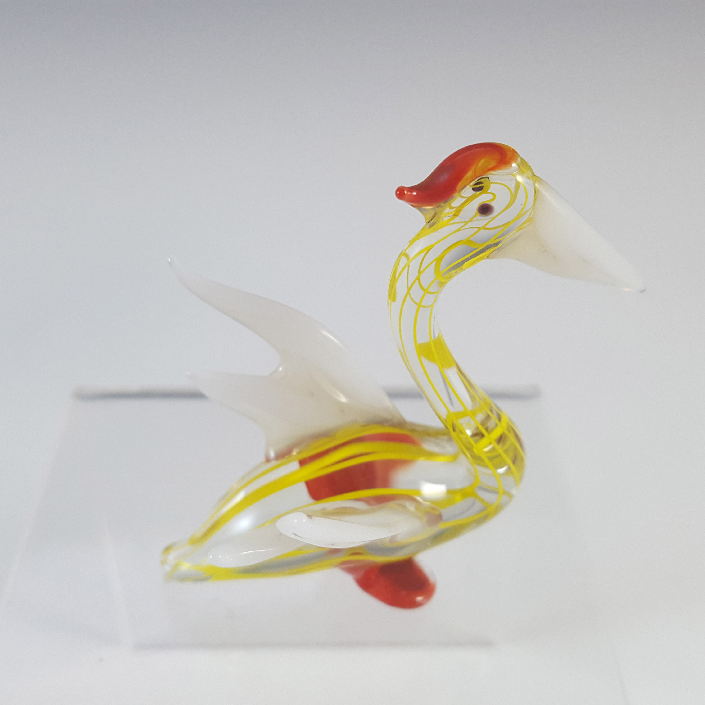 Japanese Yellow & White Lampworked Glass Pelican Figurine - Click Image to Close