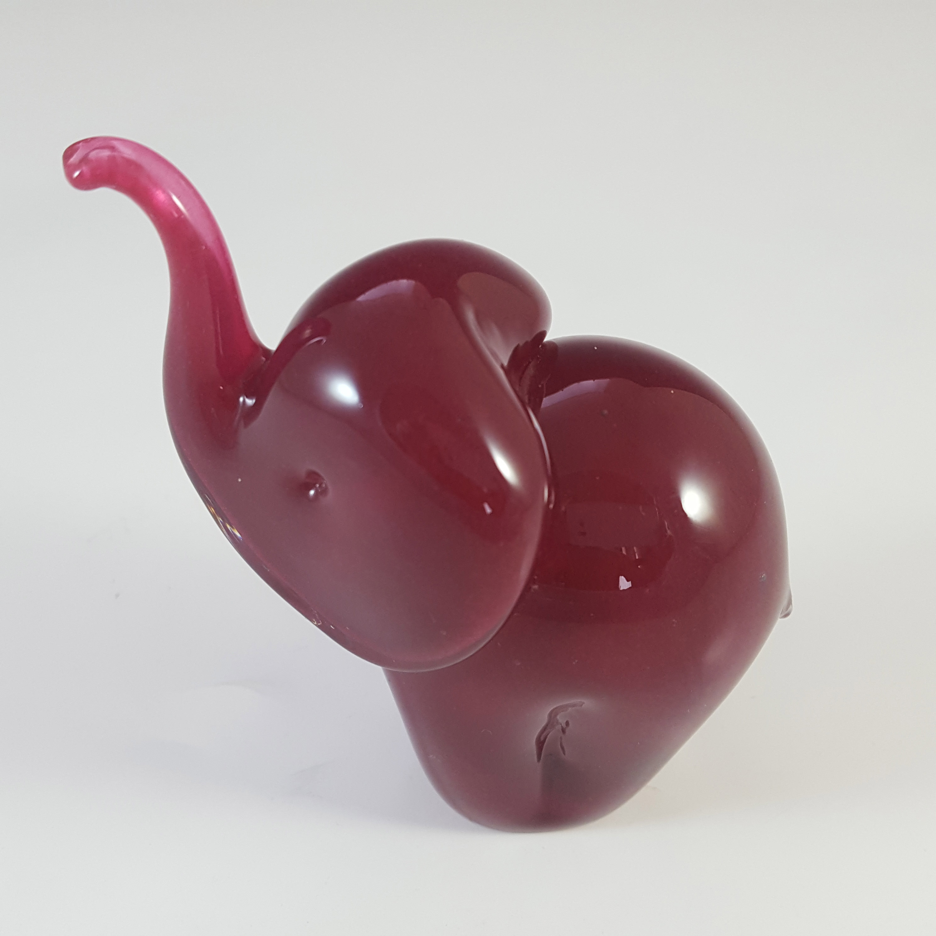 (image for) MARKED Langham British Pink Glass Elephant Sculpture - Click Image to Close