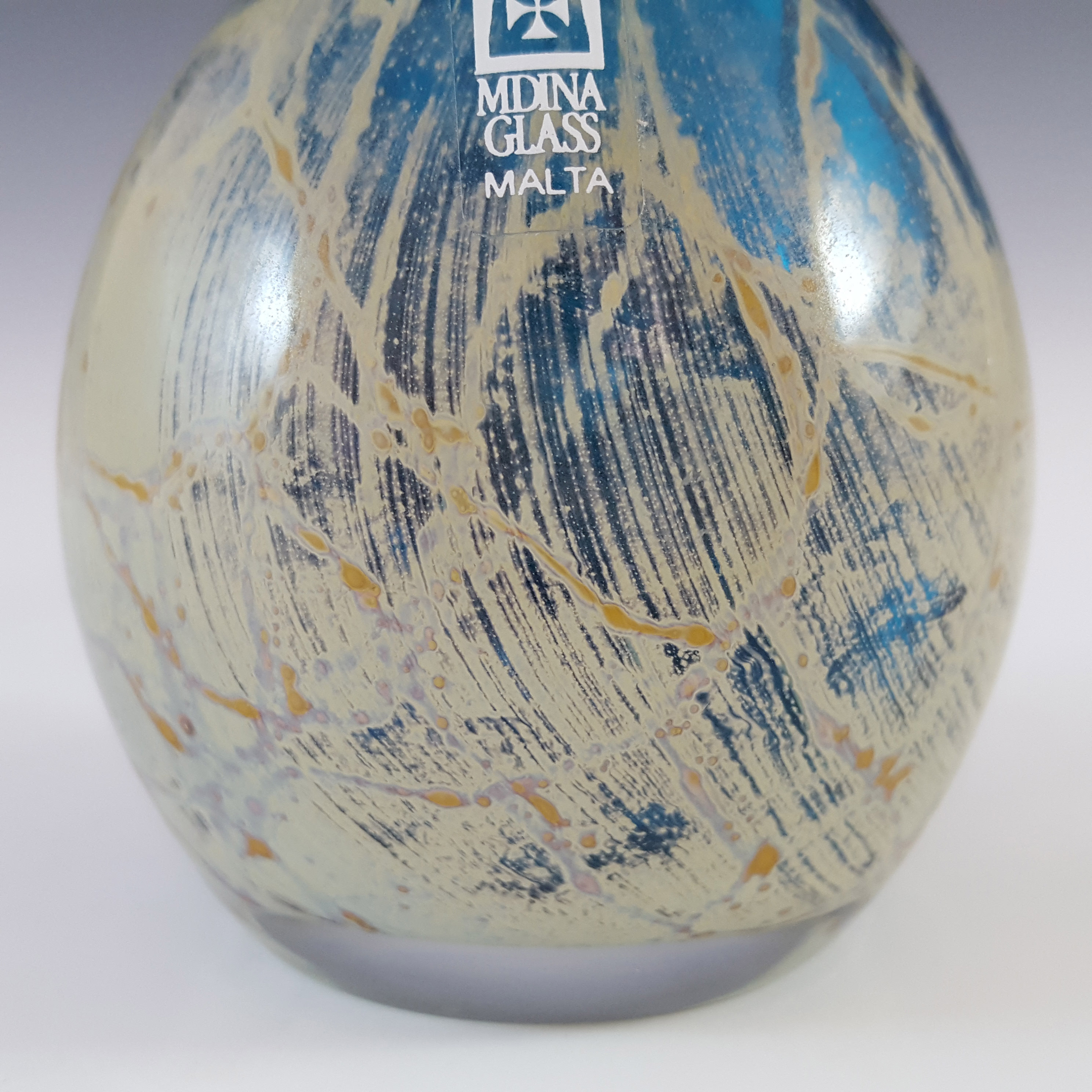 Mdina 'Blue Crizzle' Maltese Blue & Sandy Glass Vase - Boxed & Signed - Click Image to Close
