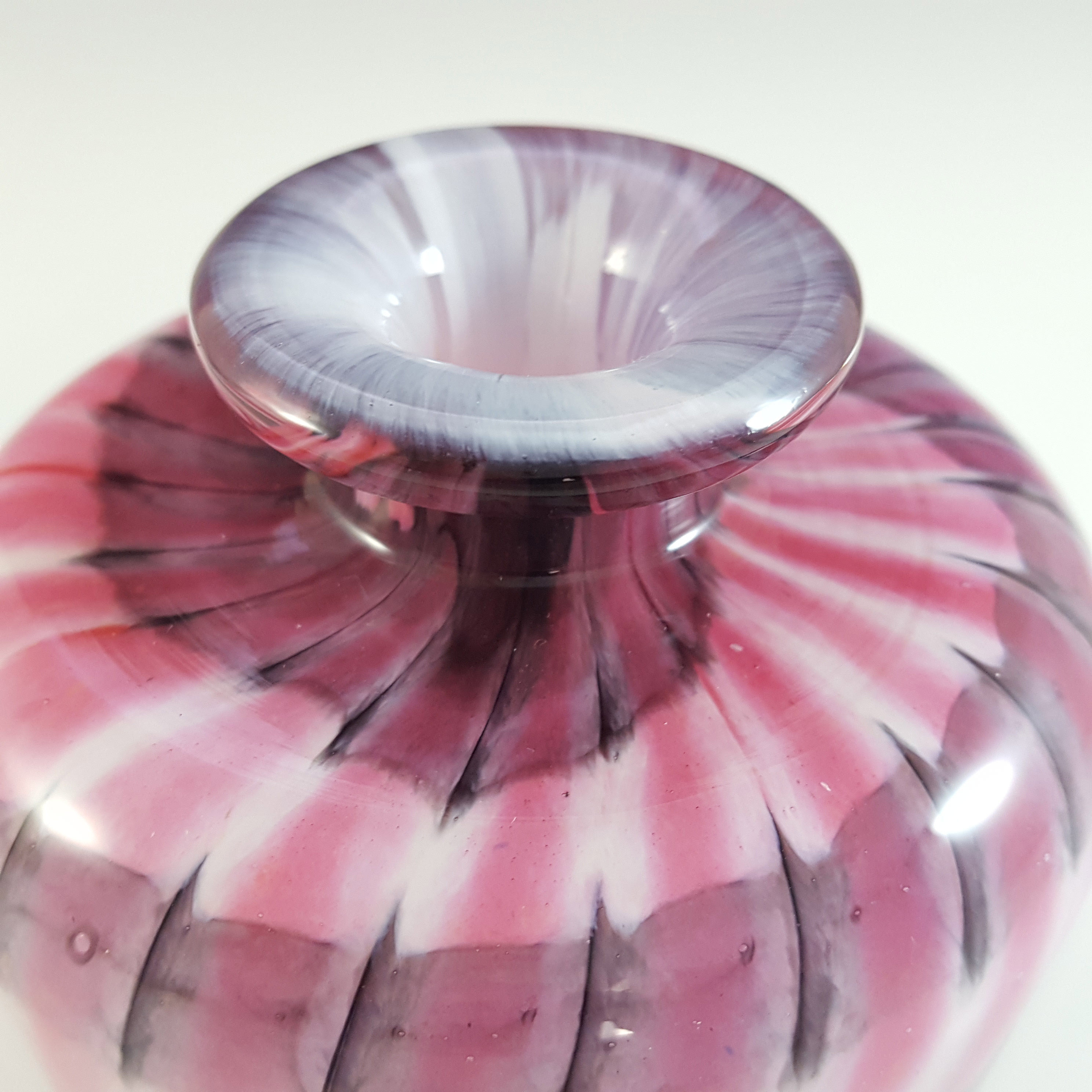 Mtarfa Maltese Pink & Purple Glass Vintage Retro Vase - Click Image to Close