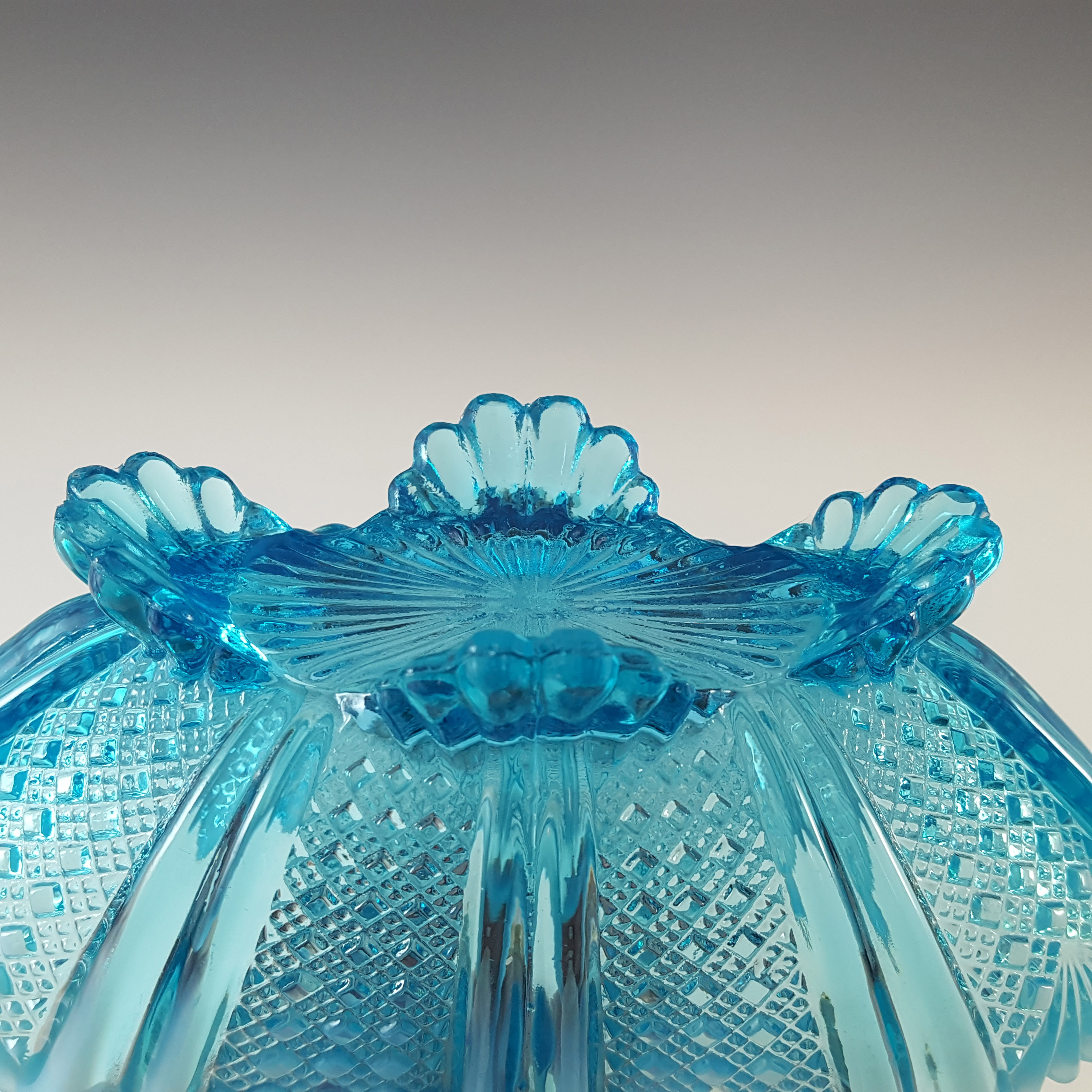 Davidson Blue Pearline Glass 'Richelieu' Basket Bowl - Click Image to Close