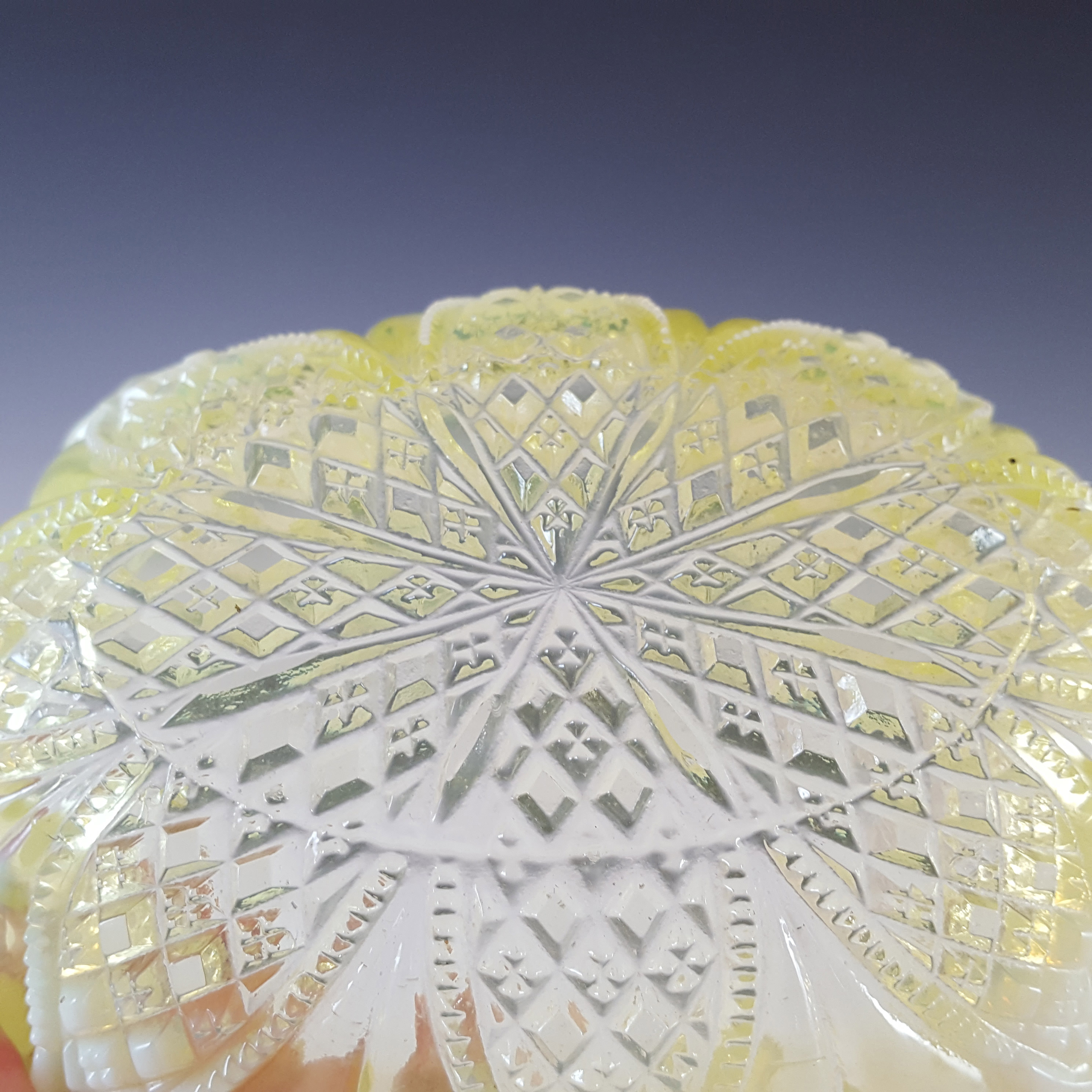 Davidson Primrose Pearline Glass 6" 'William & Mary' Bowl - Click Image to Close