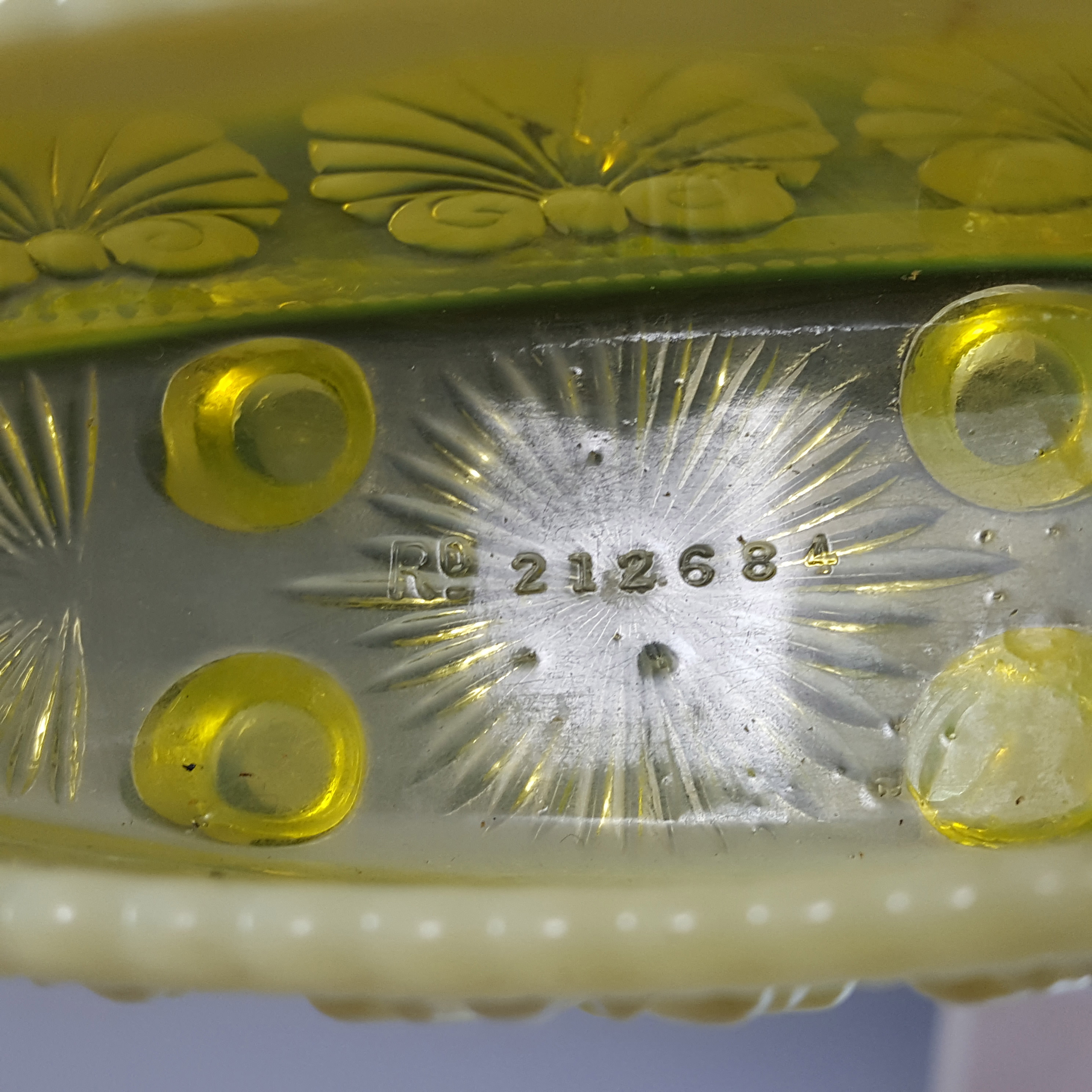 Davidson Primrose Pearline Glass 'War of the Roses' 6" Bowl - Click Image to Close