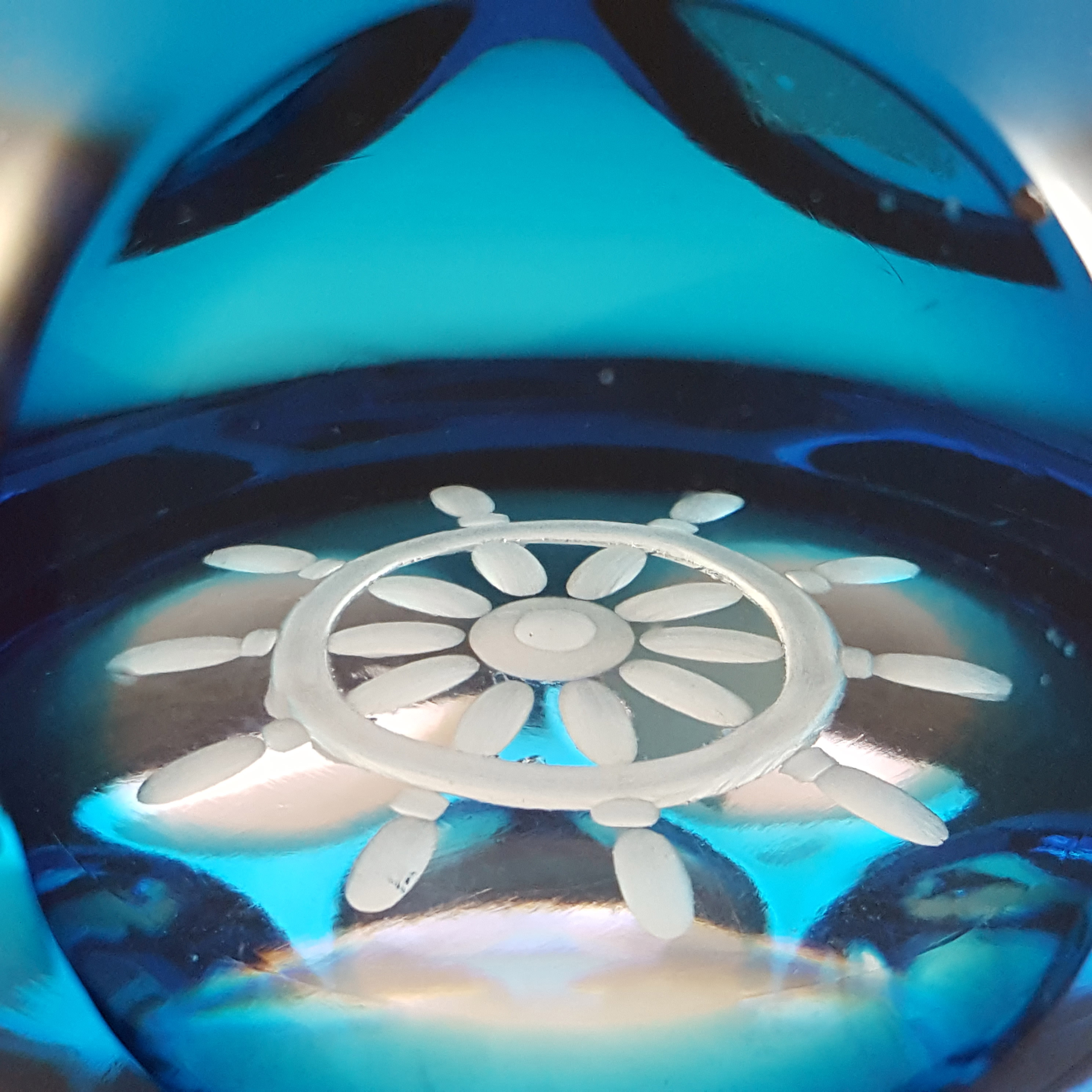 LABELLED Webb Corbett Blue Glass Ship's Wheel Paperweight - Click Image to Close
