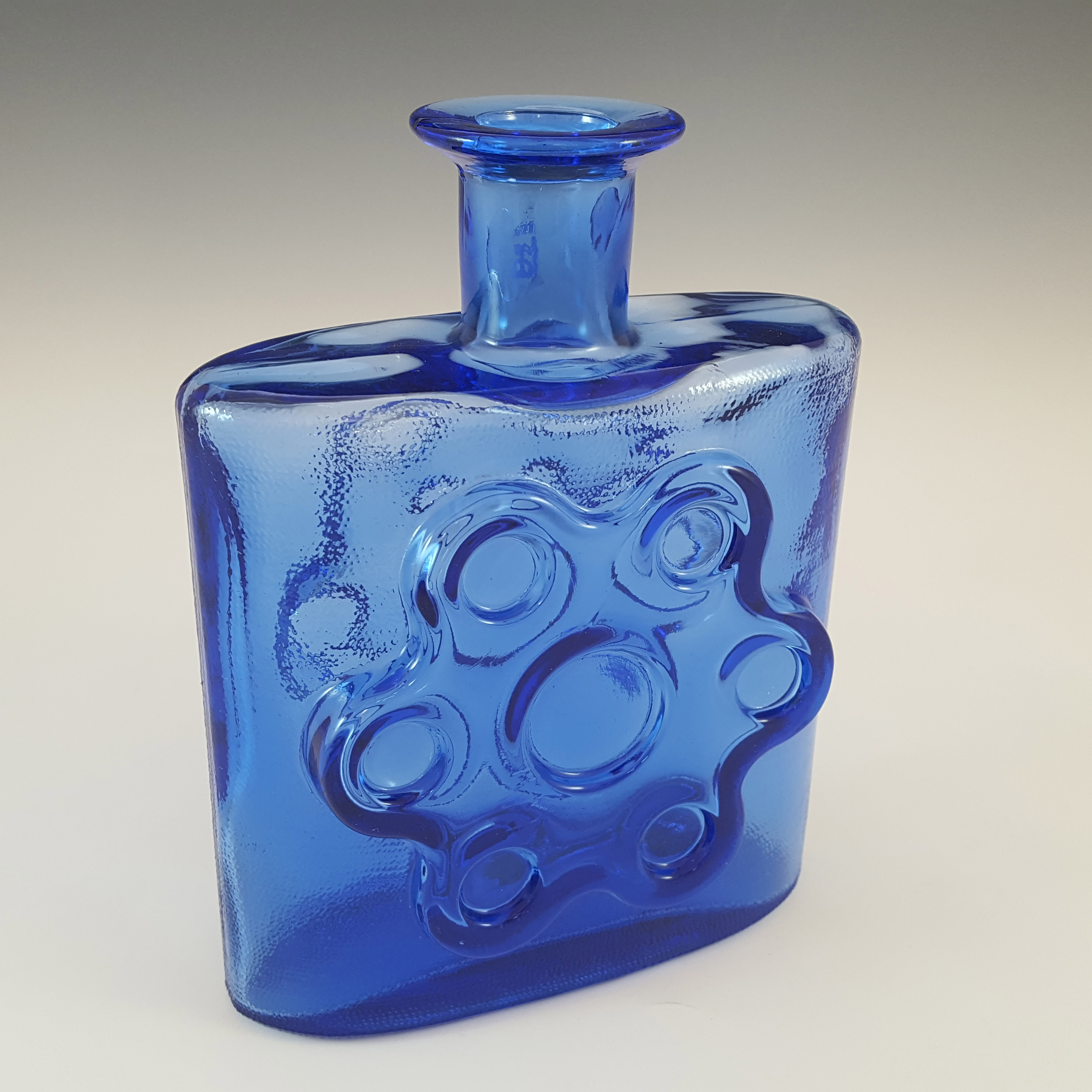 (image for) Riihimaki #1729 Riihimaen Blue Glass Erkkitapio Siiroinen Decorative Bottle - Click Image to Close