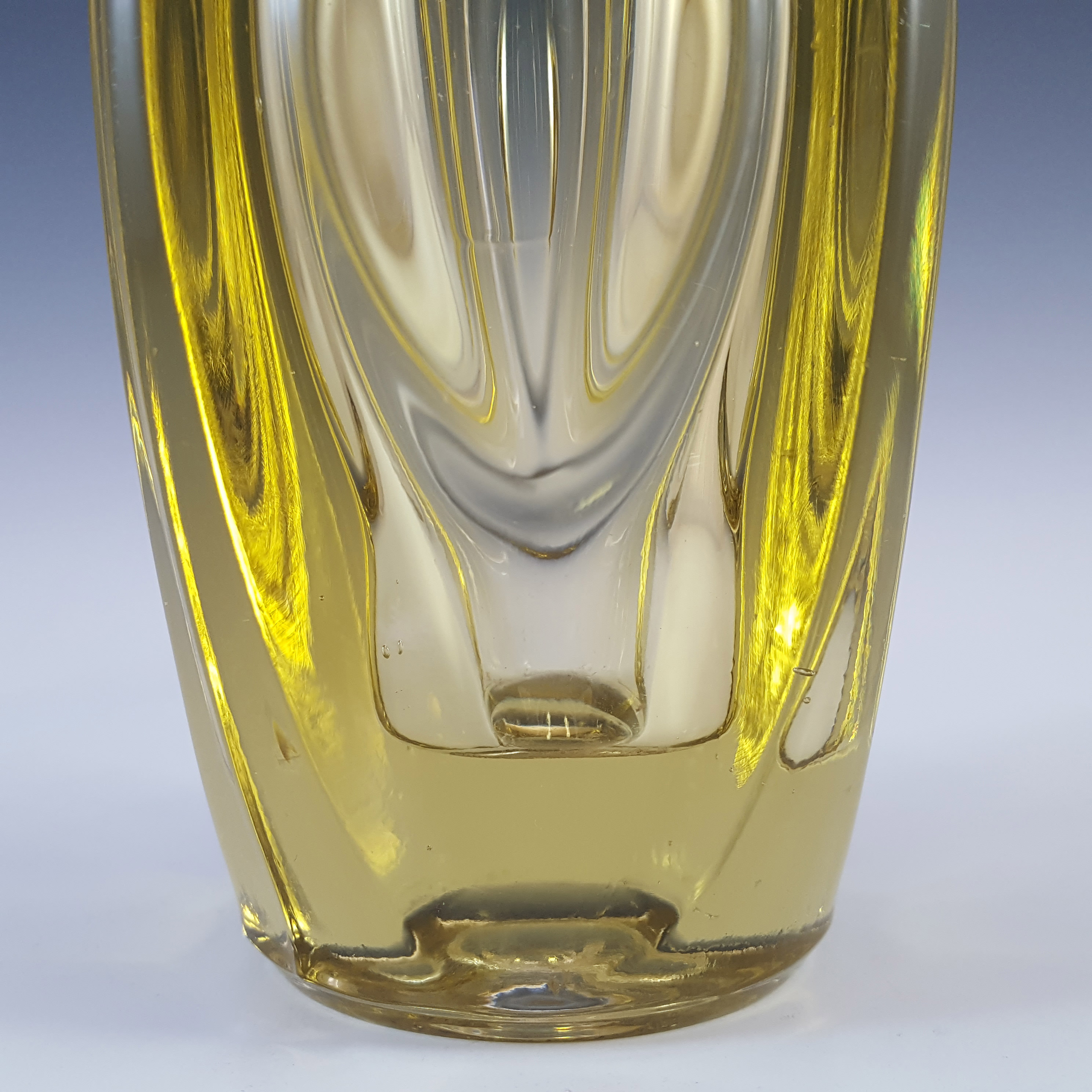 Rosice Sklo Union 6" Yellow Glass Lens Vase by Rudolf Schrötter - Click Image to Close