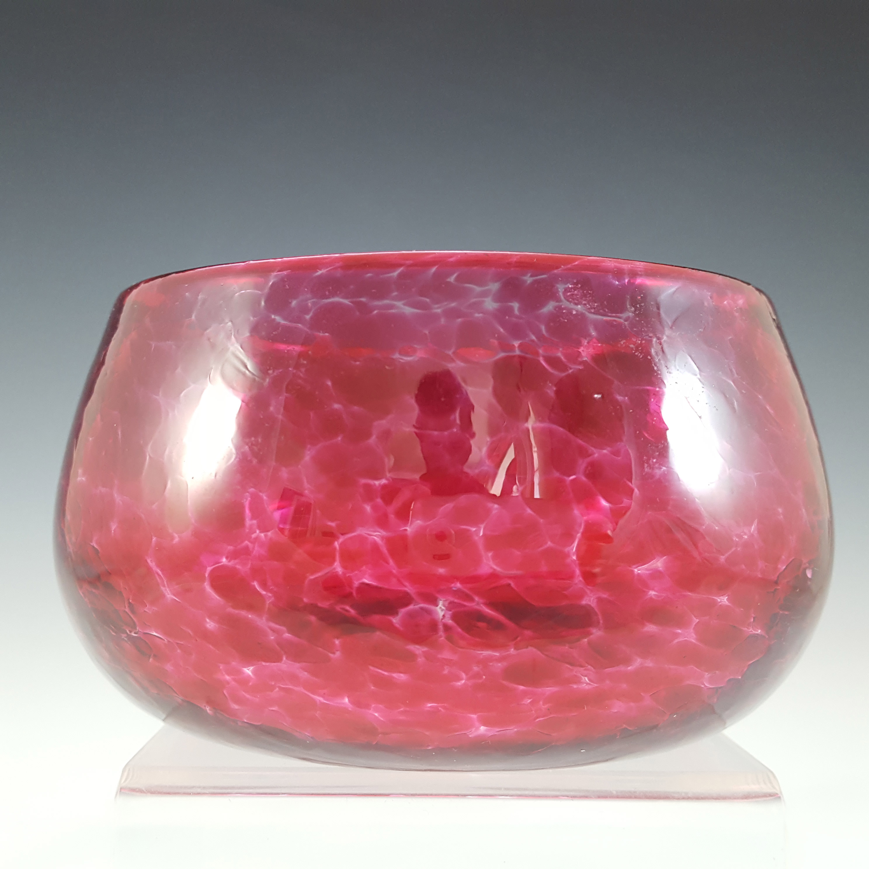 (image for) Vintage Pink Hand Blown Speckled Glass Mid Century Bowl - Click Image to Close