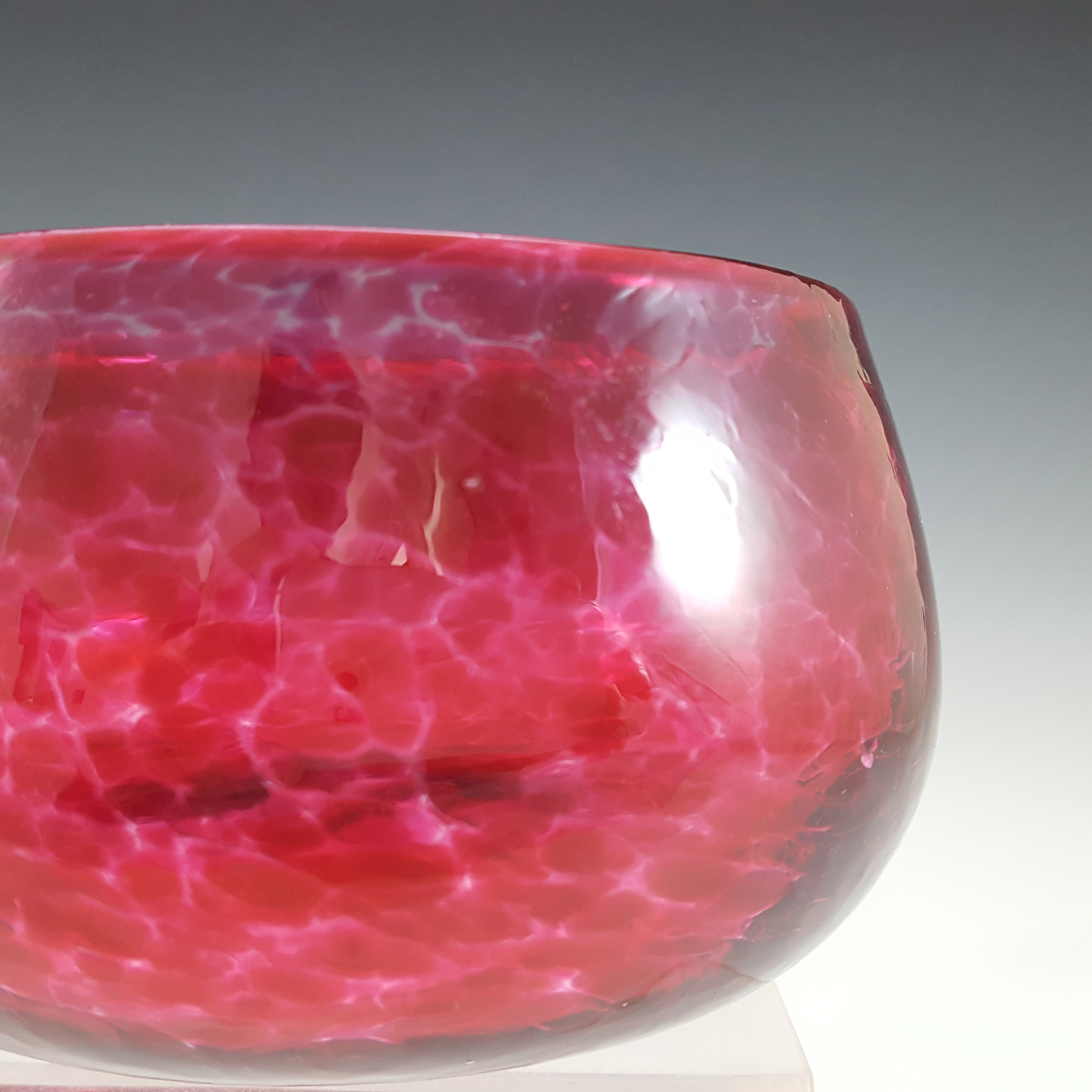 (image for) Vintage Pink Hand Blown Speckled Glass Mid Century Bowl - Click Image to Close