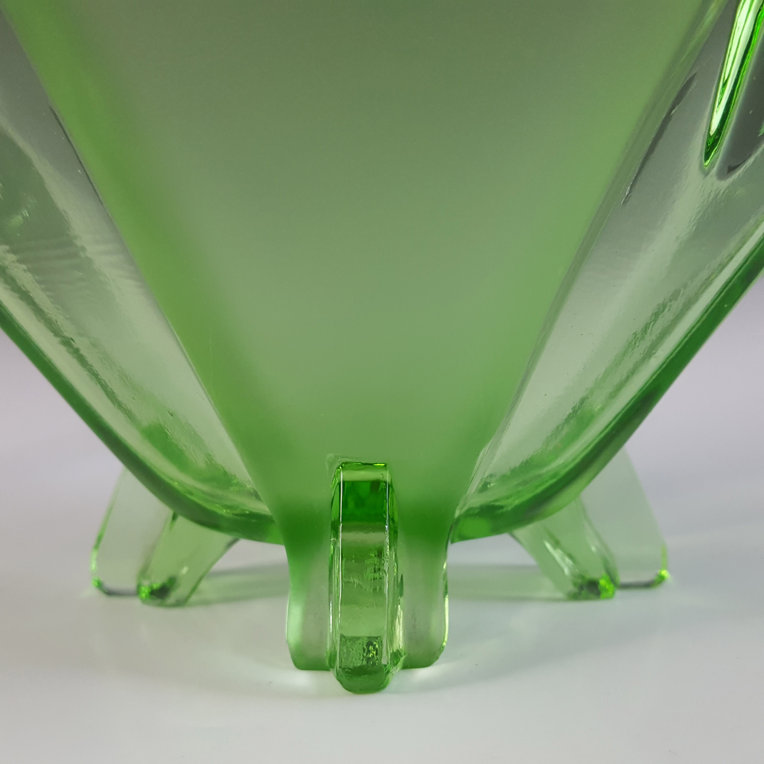 (image for) Stölzle #19289 Czech Art Deco Vintage Green Glass Bowl - Click Image to Close