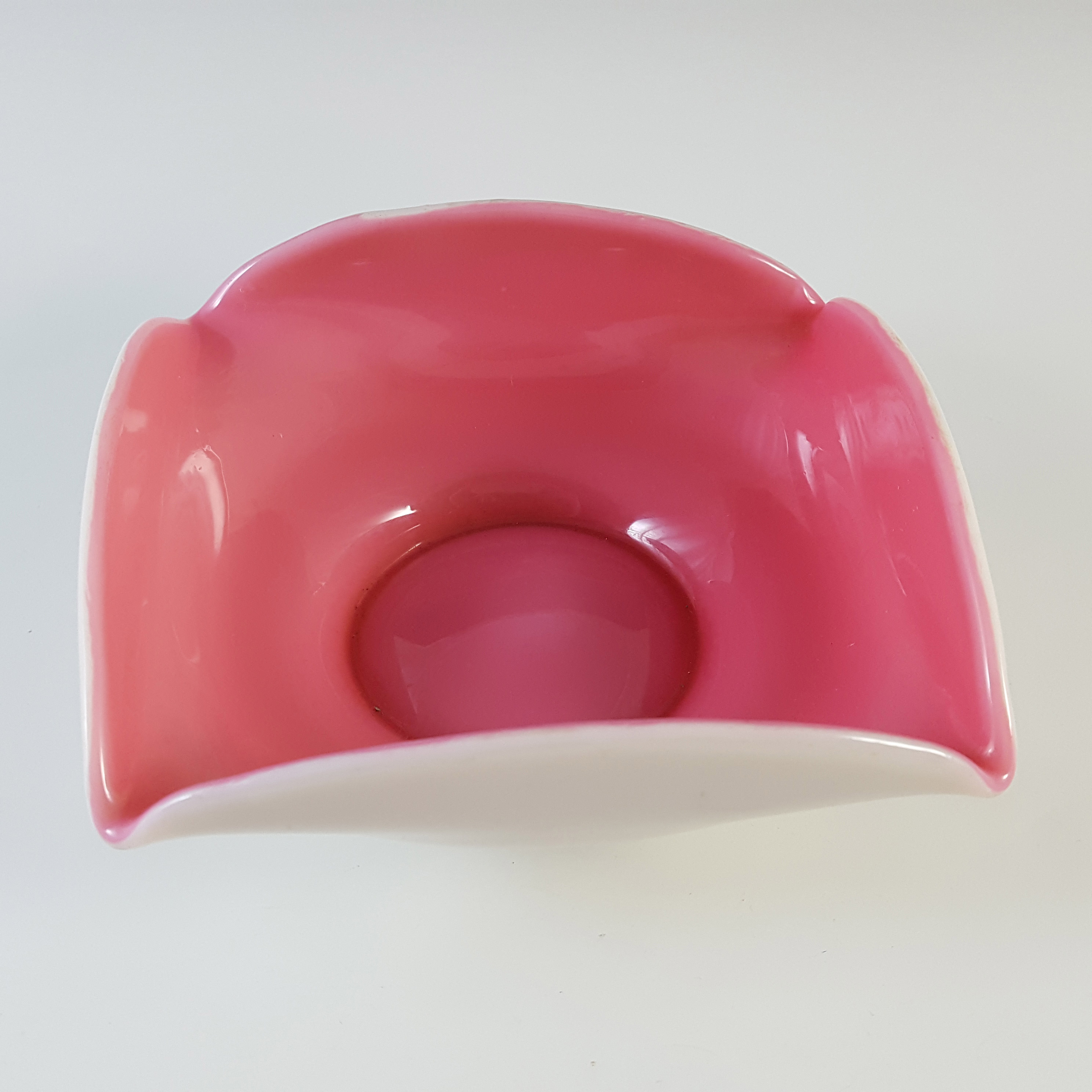 Victorian Uranium Custard Glass Pink & Ivory Cased Bowl - Click Image to Close