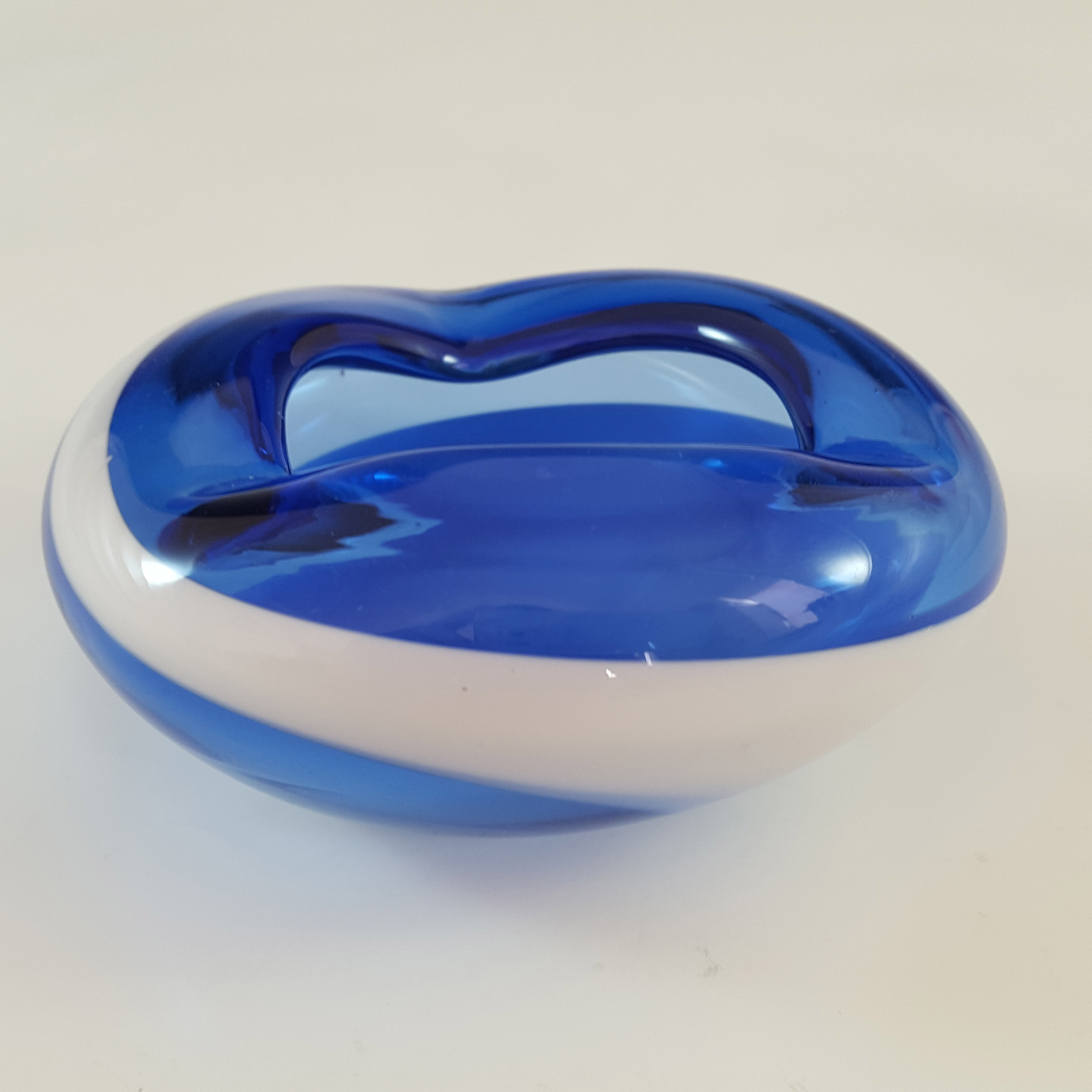 (image for) Japanese Blue & White Striped Retro Glass Bowl / Ashtray - Click Image to Close