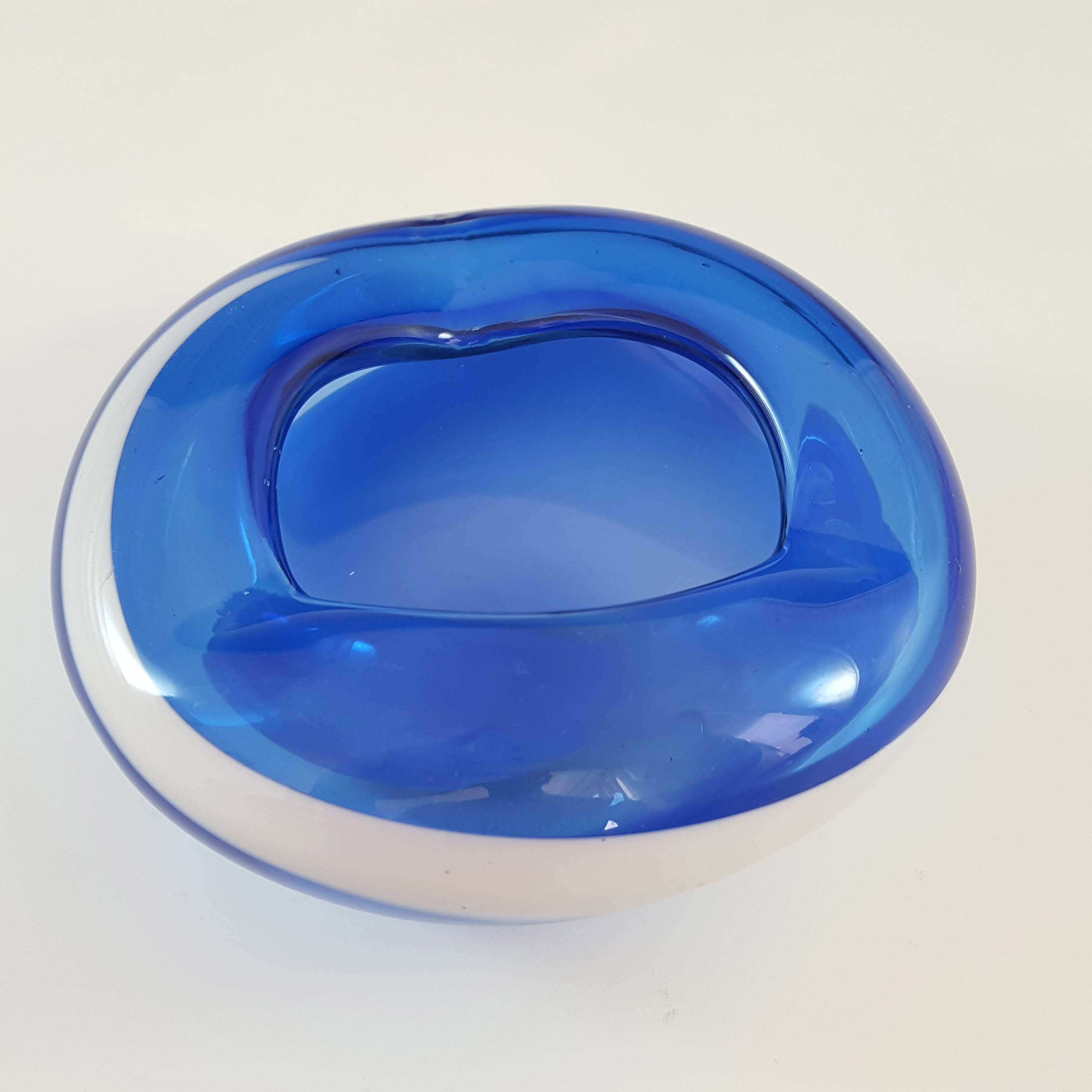 Japanese Blue & White Striped Retro Glass Bowl / Ashtray - Click Image to Close
