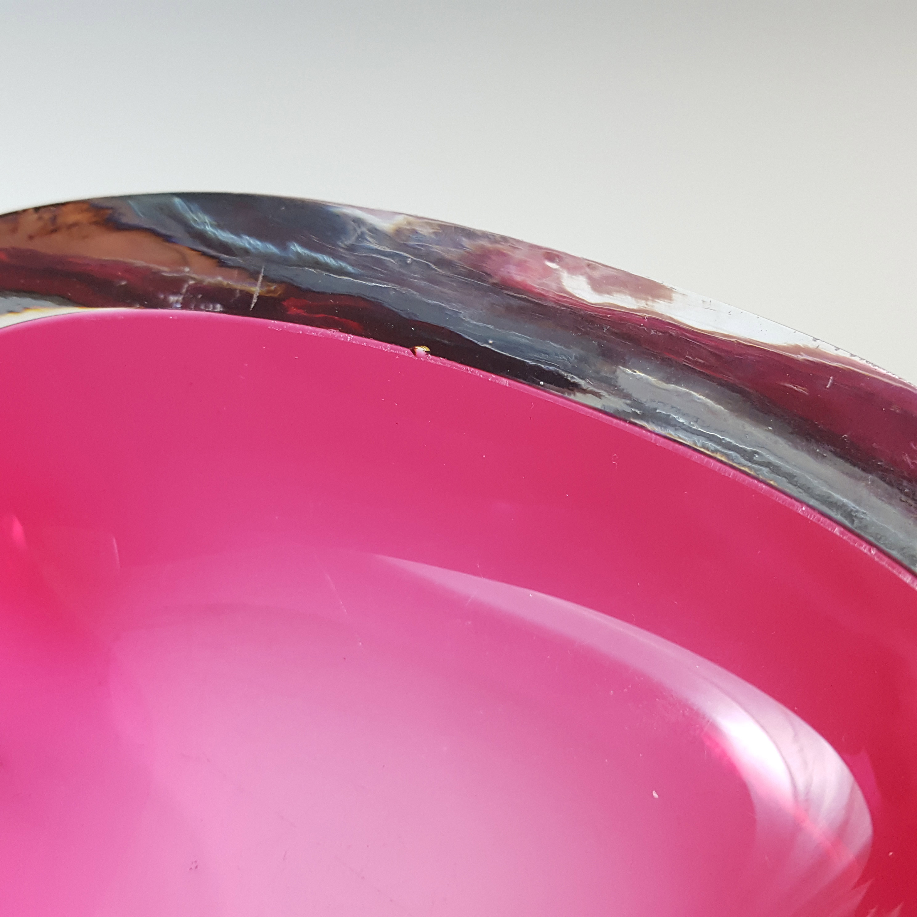 Strömbergshyttan #H32 Swedish Pink Cased Glass Ashtray Bowl - Signed - Click Image to Close