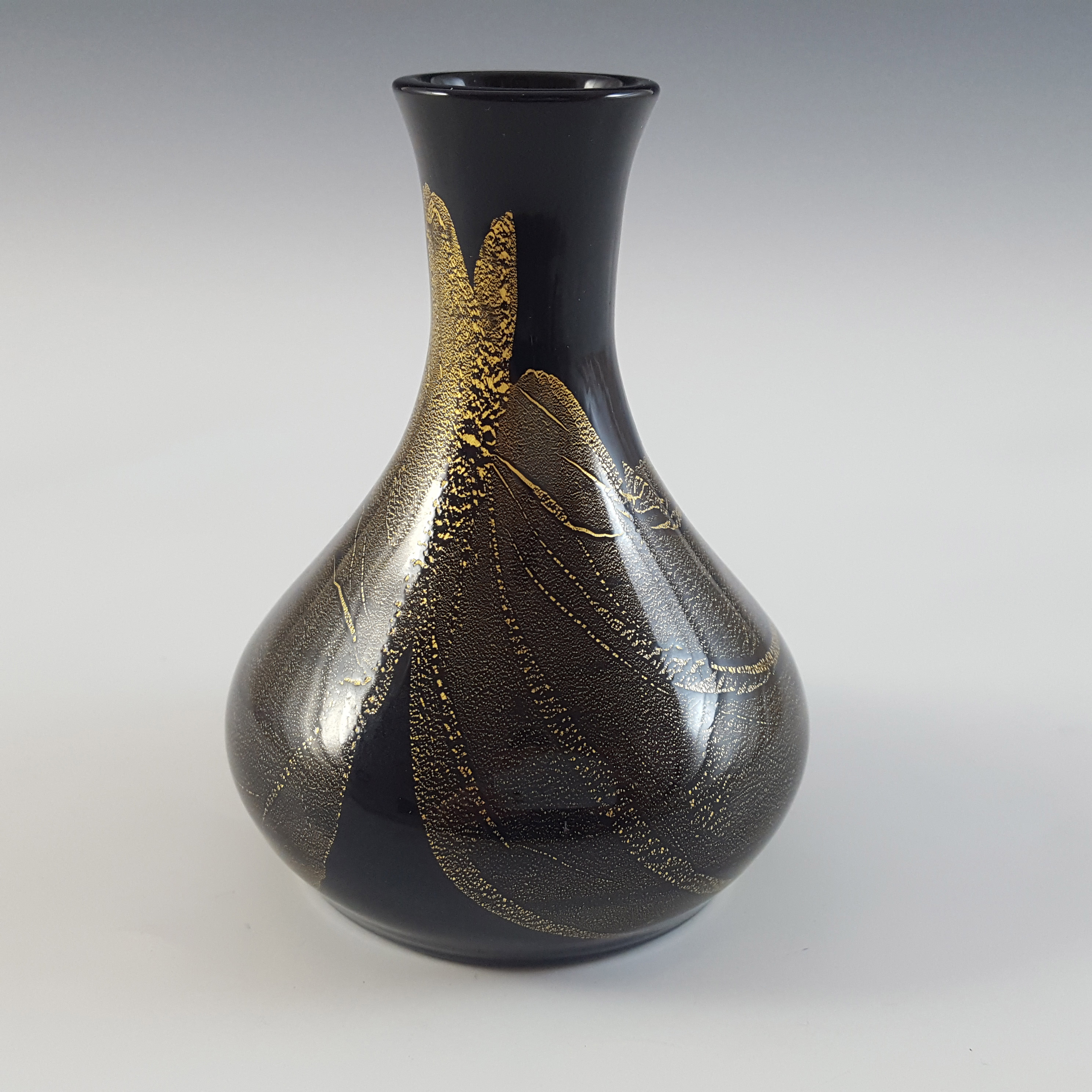 MARKED Stuart Strathearn Black & Gold Leaf Vintage Glass Vase - Click Image to Close