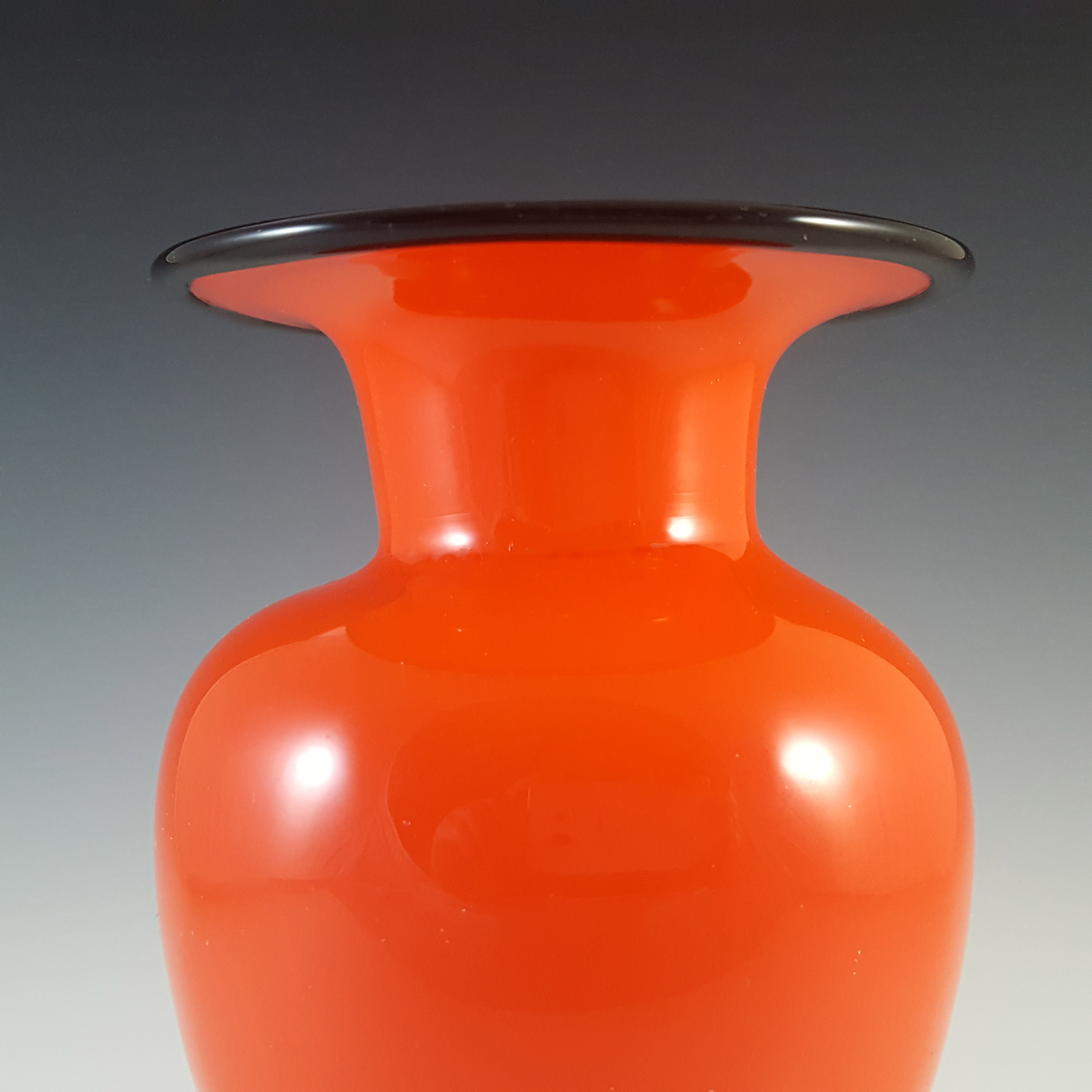 Welz Czech Art Deco Red & Black Tango Glass Vase - Click Image to Close