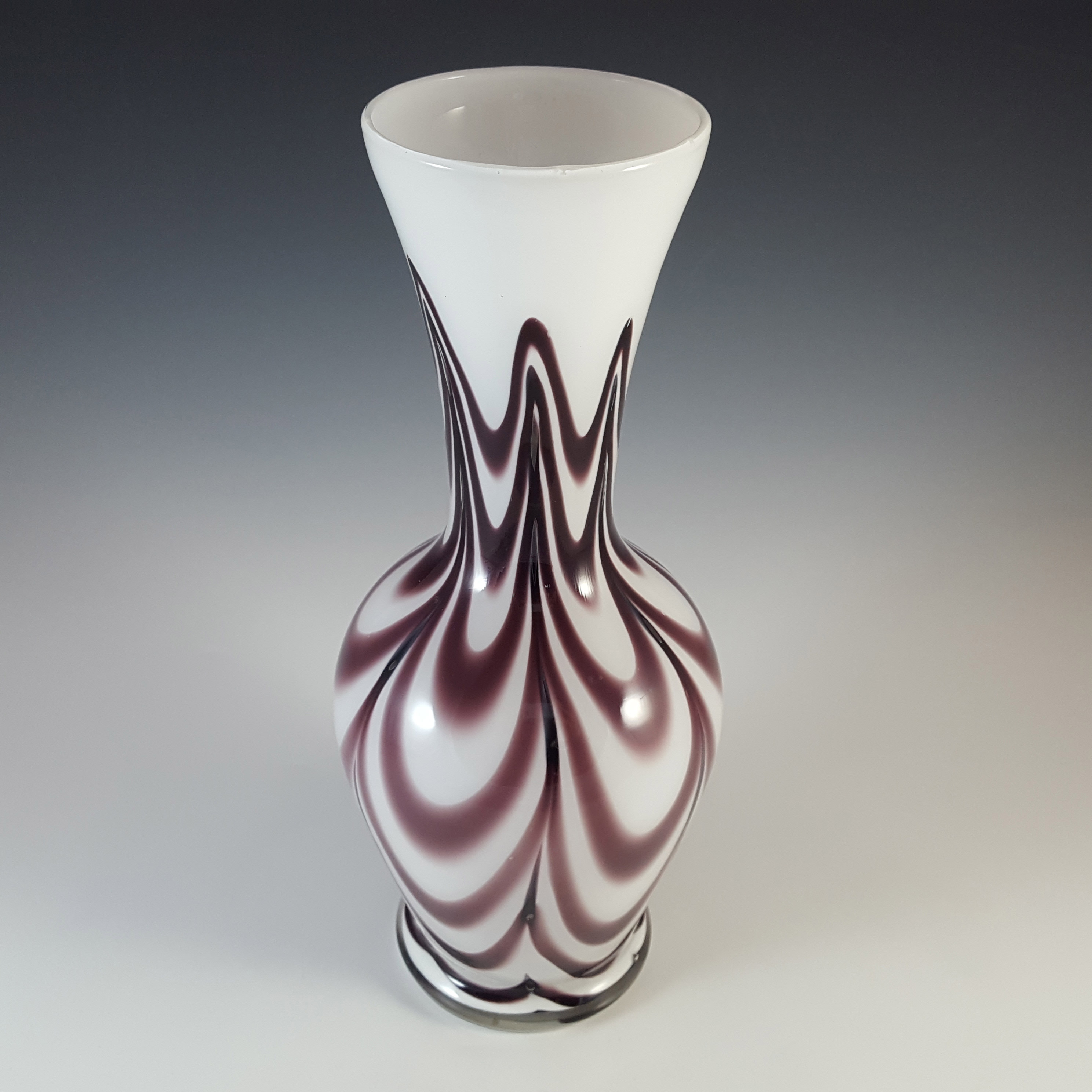 V.B. Opaline Florence Empoli Marbled Purple & White Glass Vase - Click Image to Close