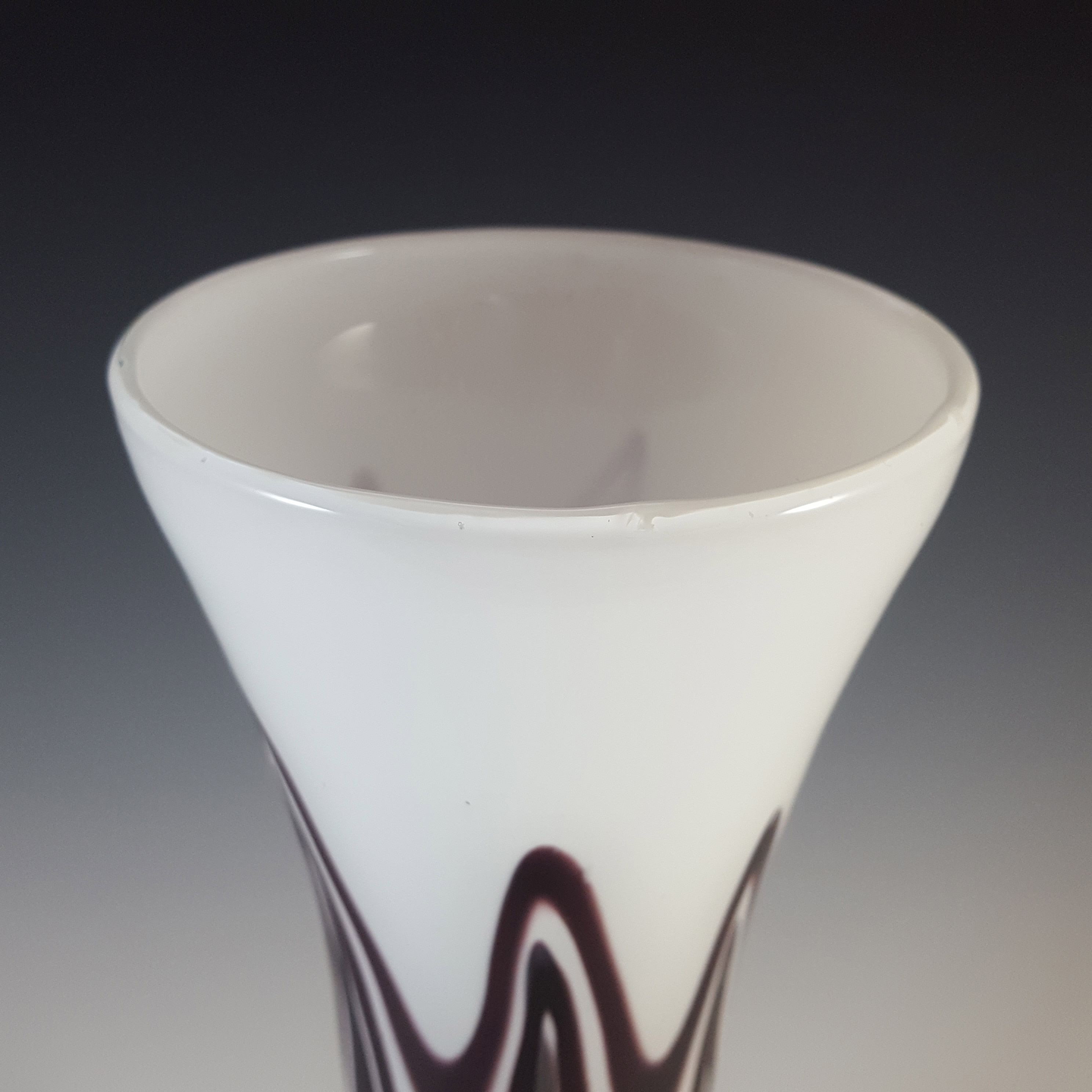 V.B. Opaline Florence Empoli Marbled Purple & White Glass Vase - Click Image to Close