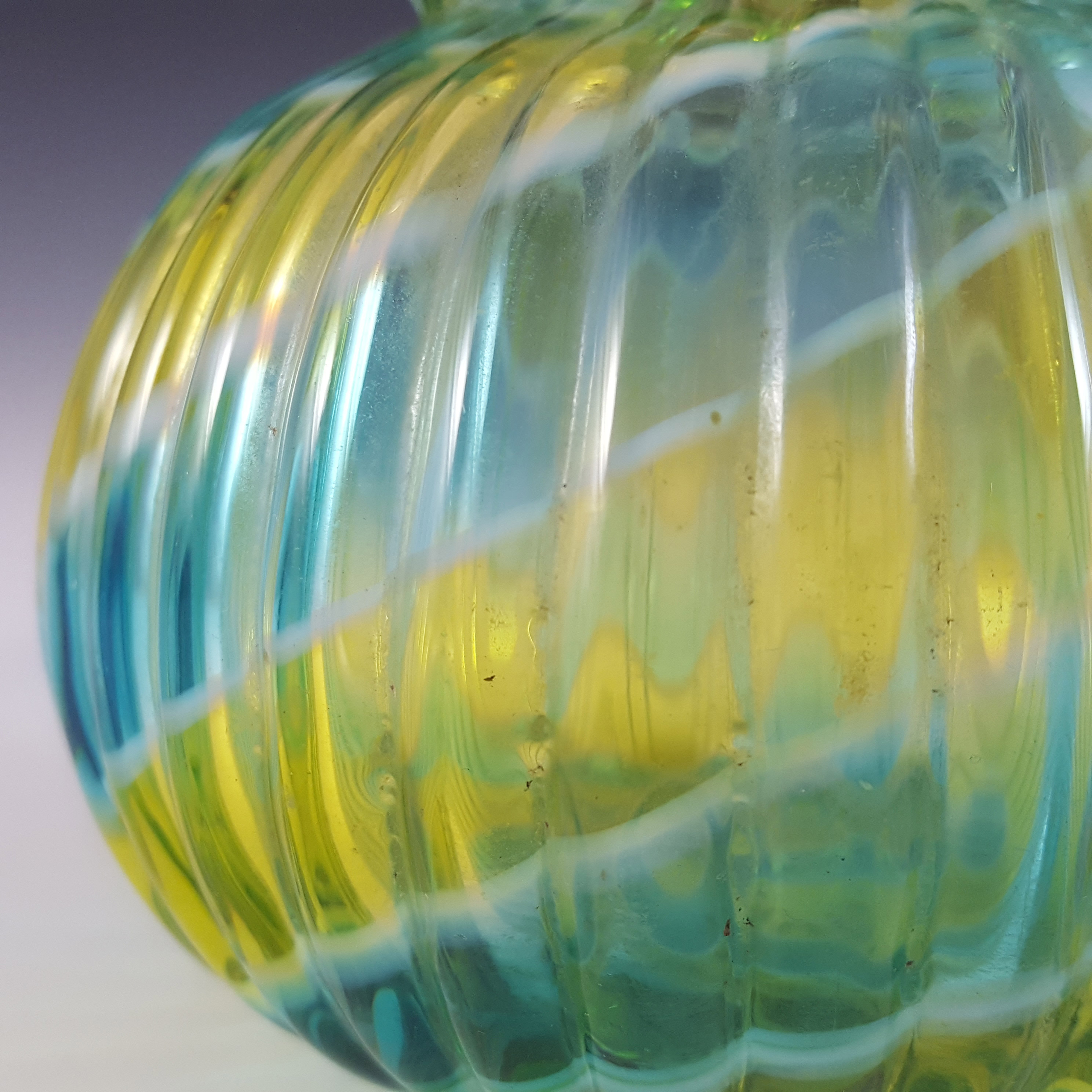 Victorian Stourbridge Yellow, Green & White Glass Ribbed Vase - Click Image to Close