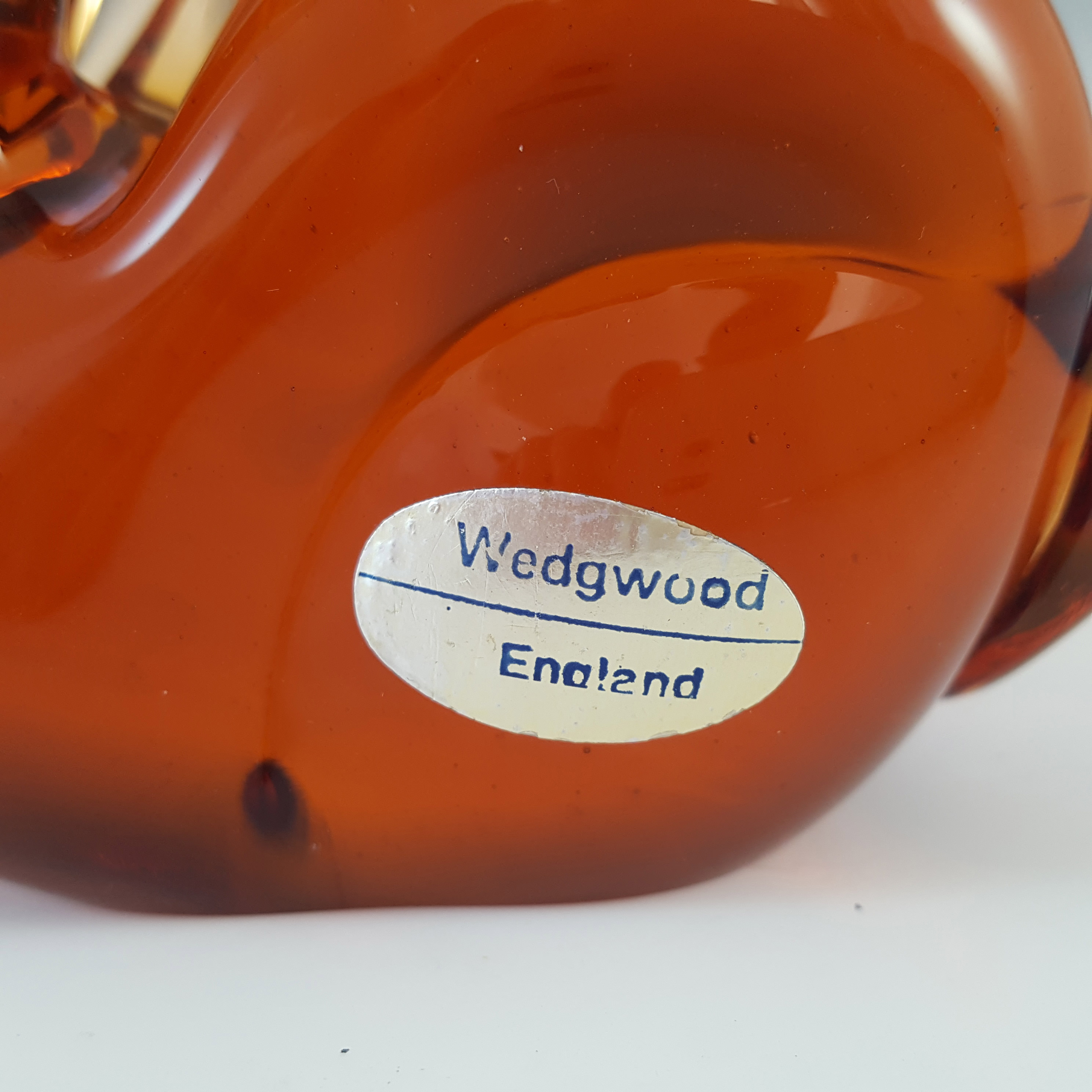 Wedgwood Topaz / Amber Glass Rabbit SG422 - Marked - Click Image to Close