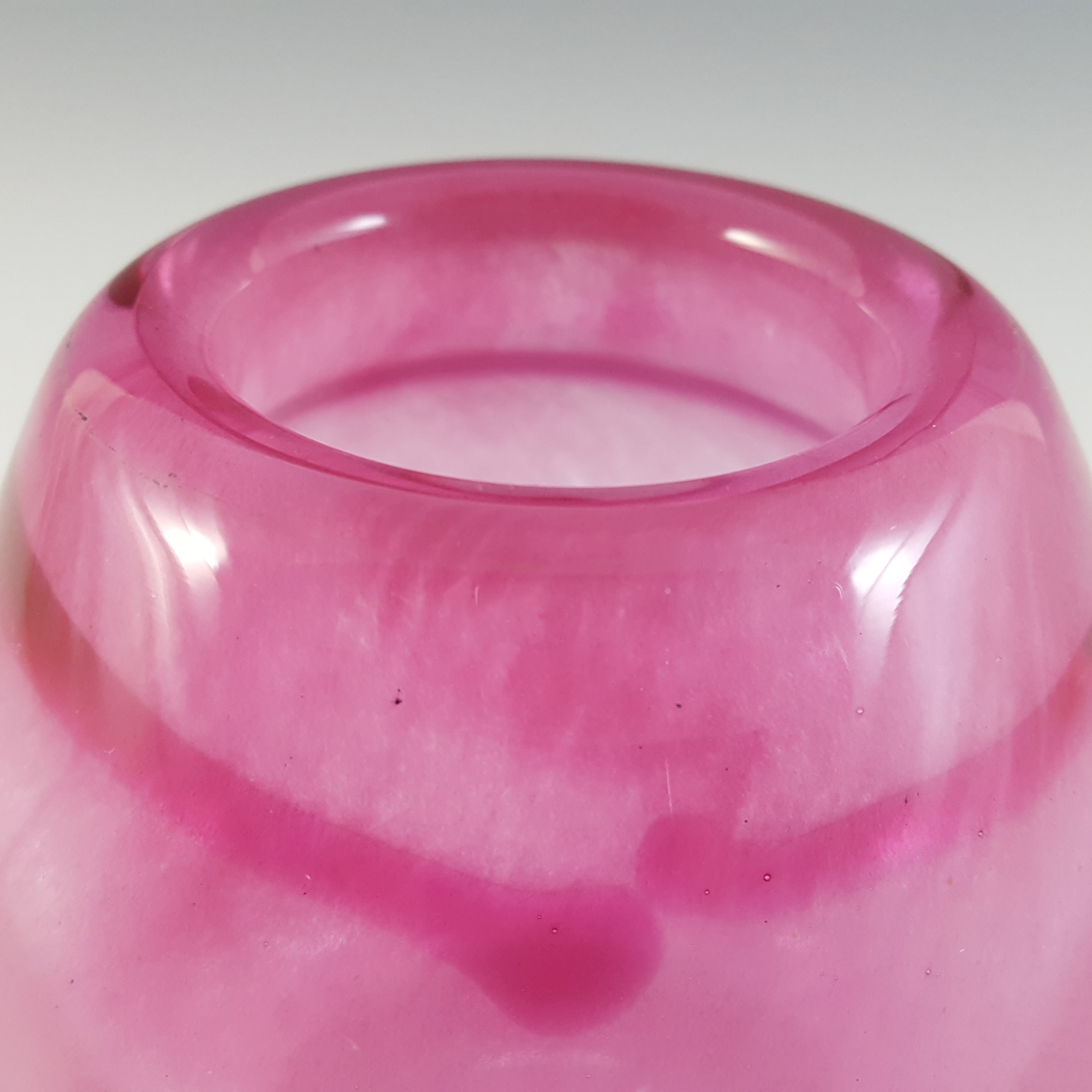 (image for) Wedgwood / Stennett-Willson Pink Glass Studio Vase RSW103/1 - Click Image to Close
