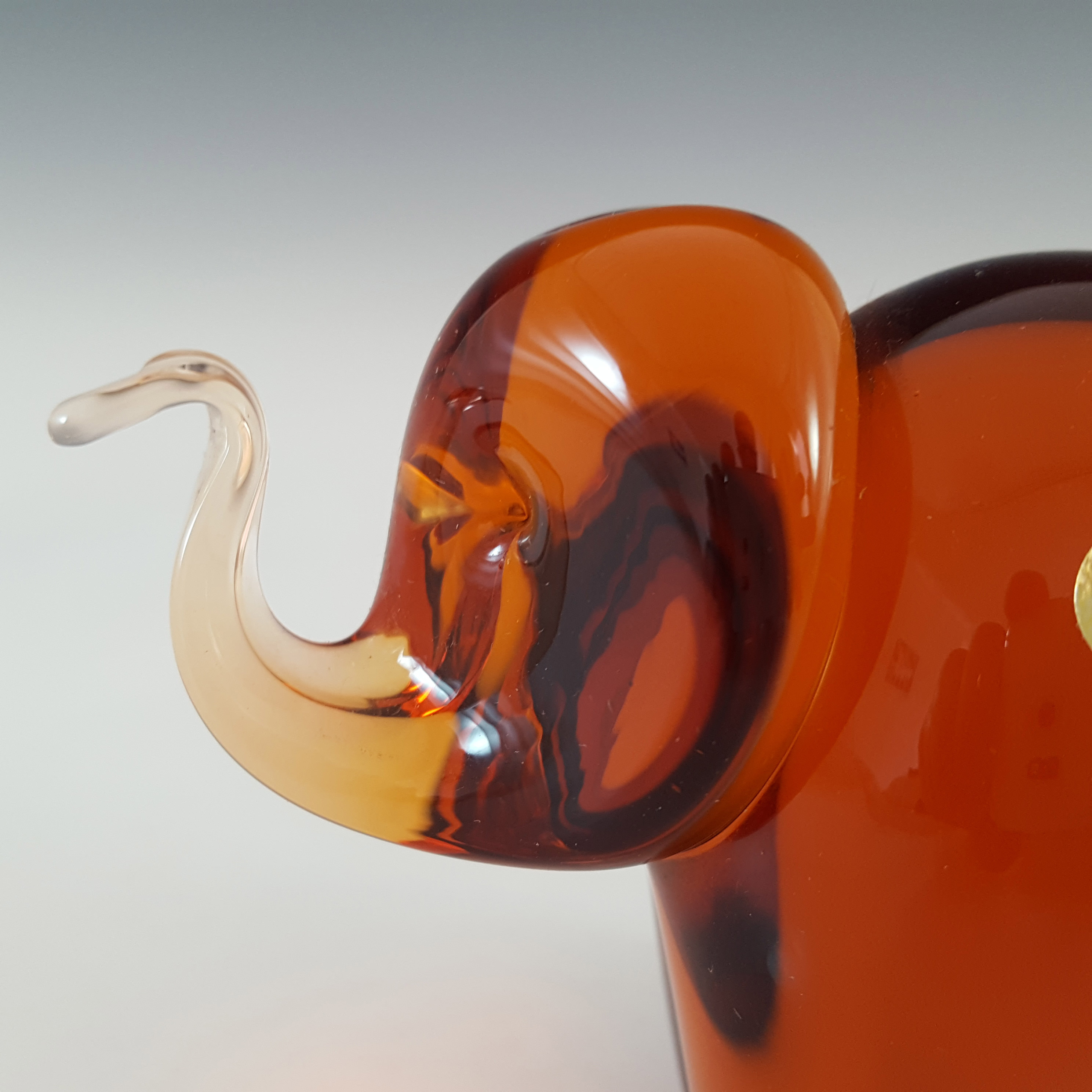 Wedgwood Lilliput Topaz Glass Elephant L5005 - Marked - Click Image to Close