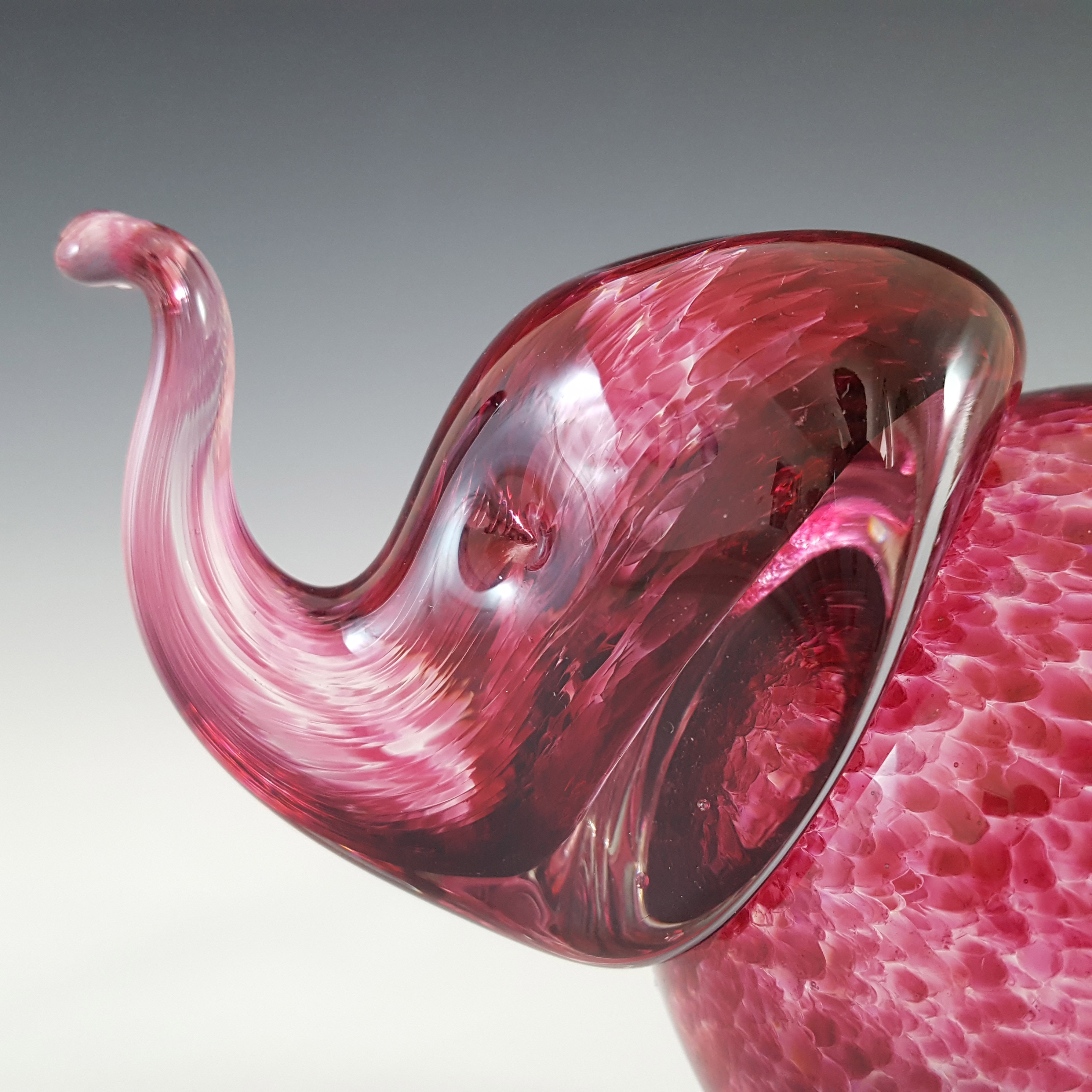 (image for) MARKED Wedgwood Speckled Pink Glass Vintage Elephant RSW405 - Click Image to Close