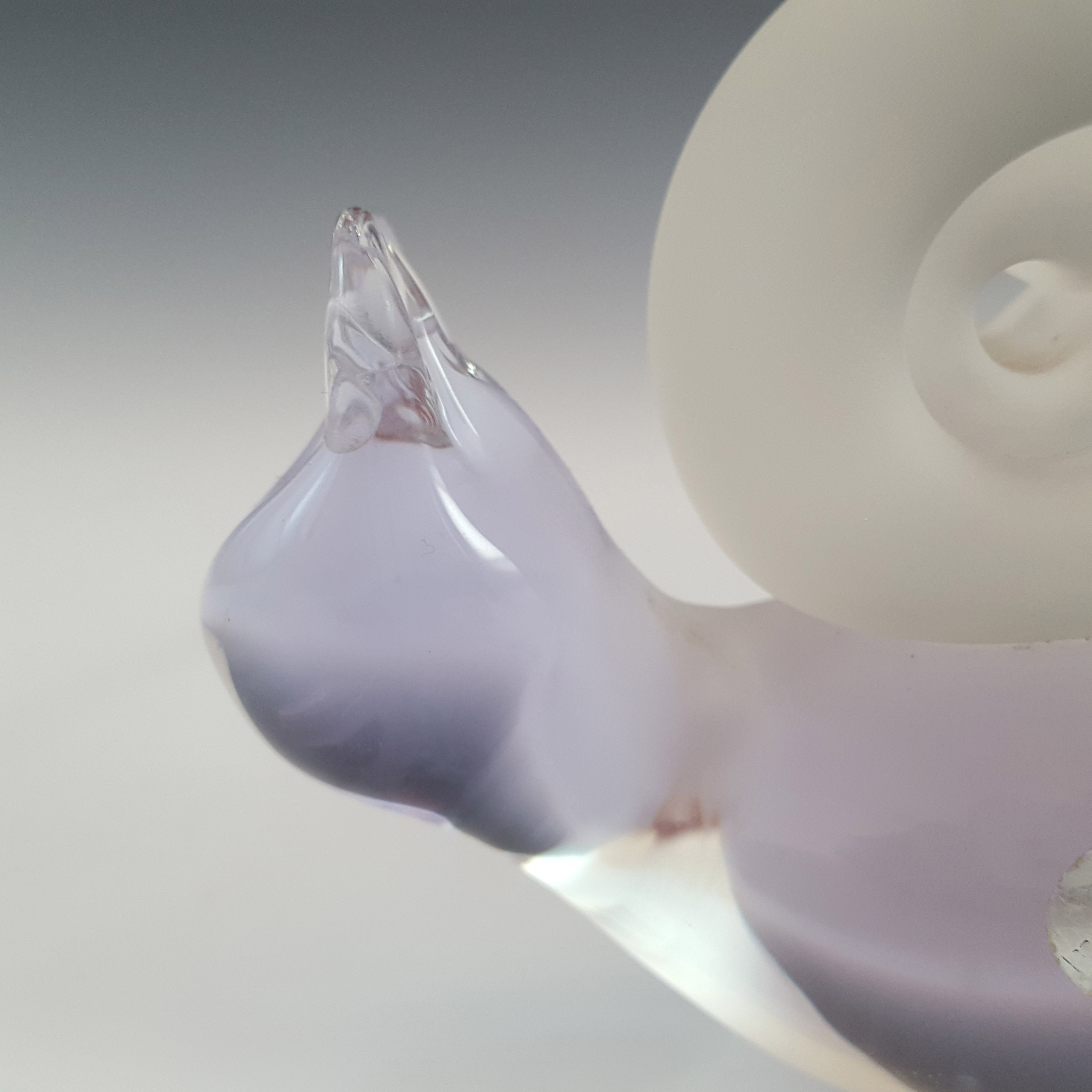 LABELLED Wedgwood Lilac & Frosted Glass Snail RSW68 - Click Image to Close