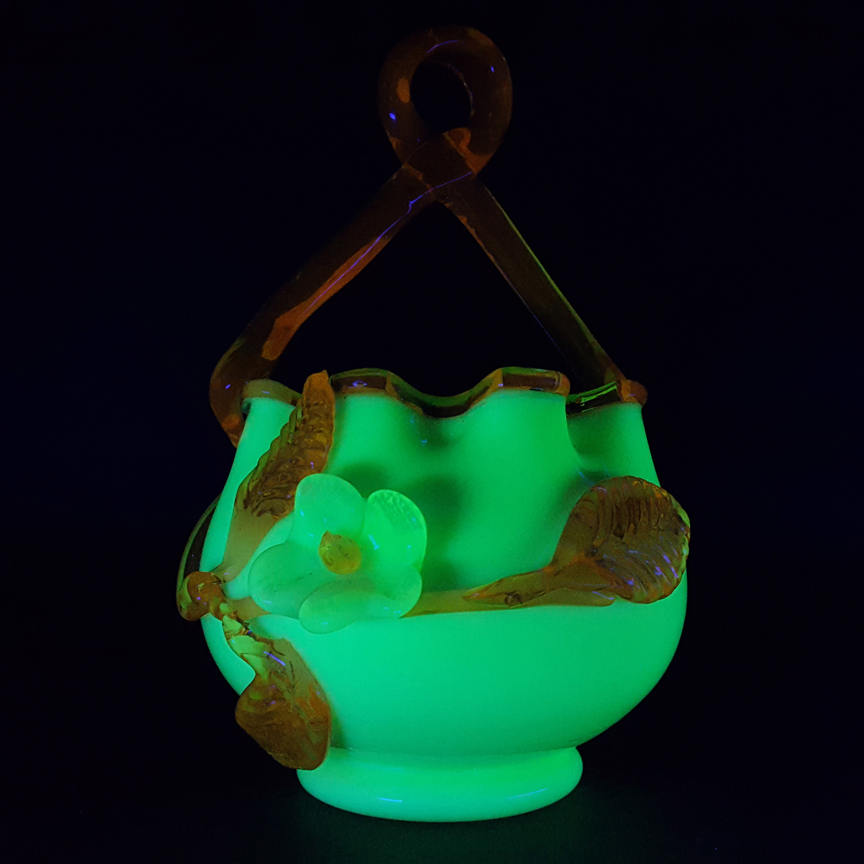 Harrach Victorian Uranium Custard Glass Uranium Ivory Basket Bowl - Click Image to Close