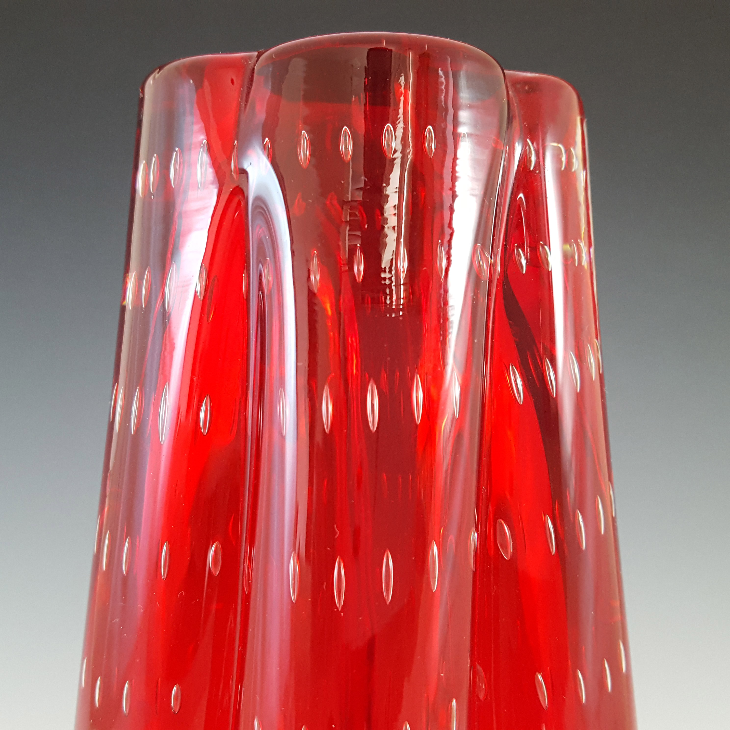 Whitefriars #9772 Ruby Red Glass Controlled Bubble Lobed Vase - Click Image to Close