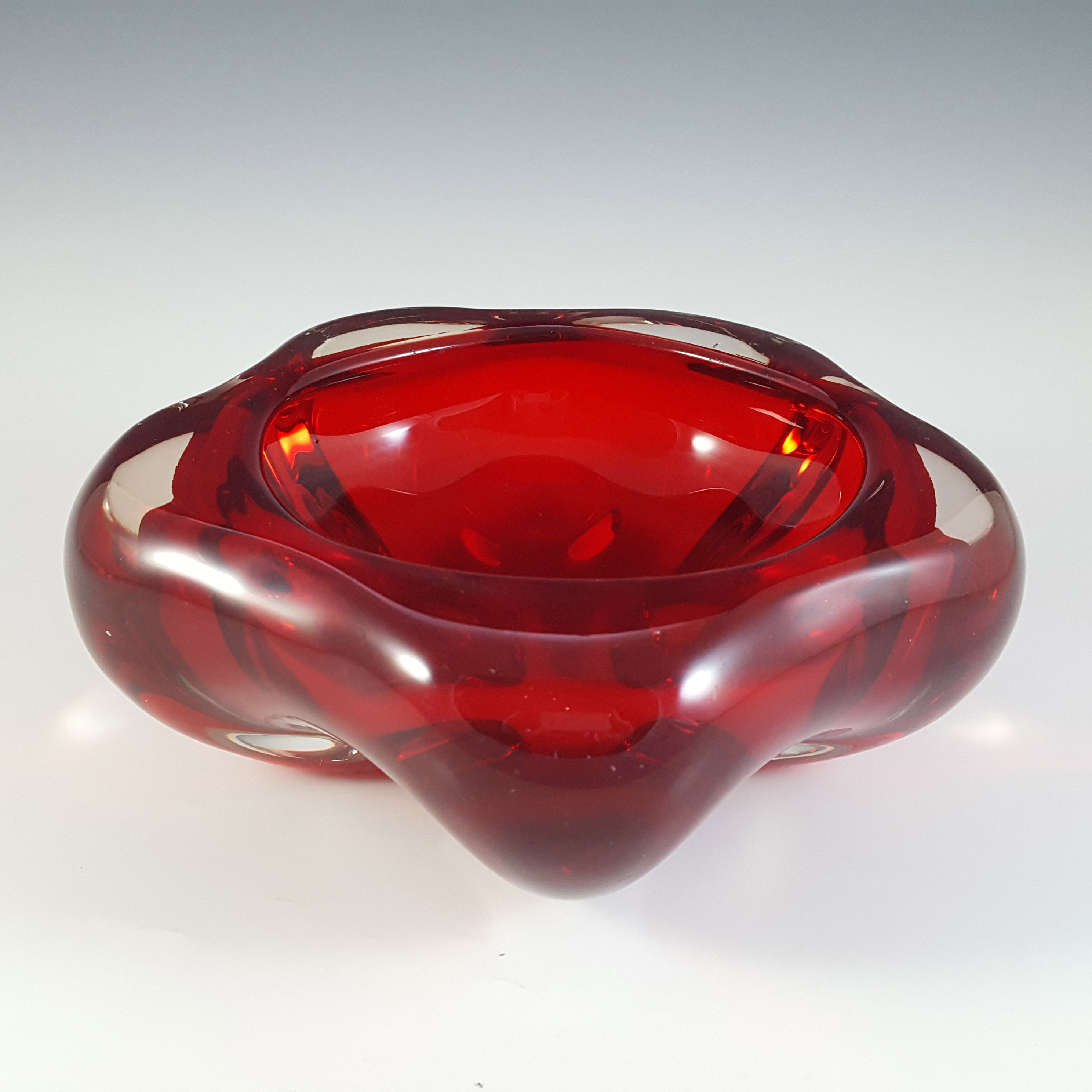 (image for) Whitefriars #9408 Ruby Red Glass Lobed Bowl / Ashtray - Click Image to Close