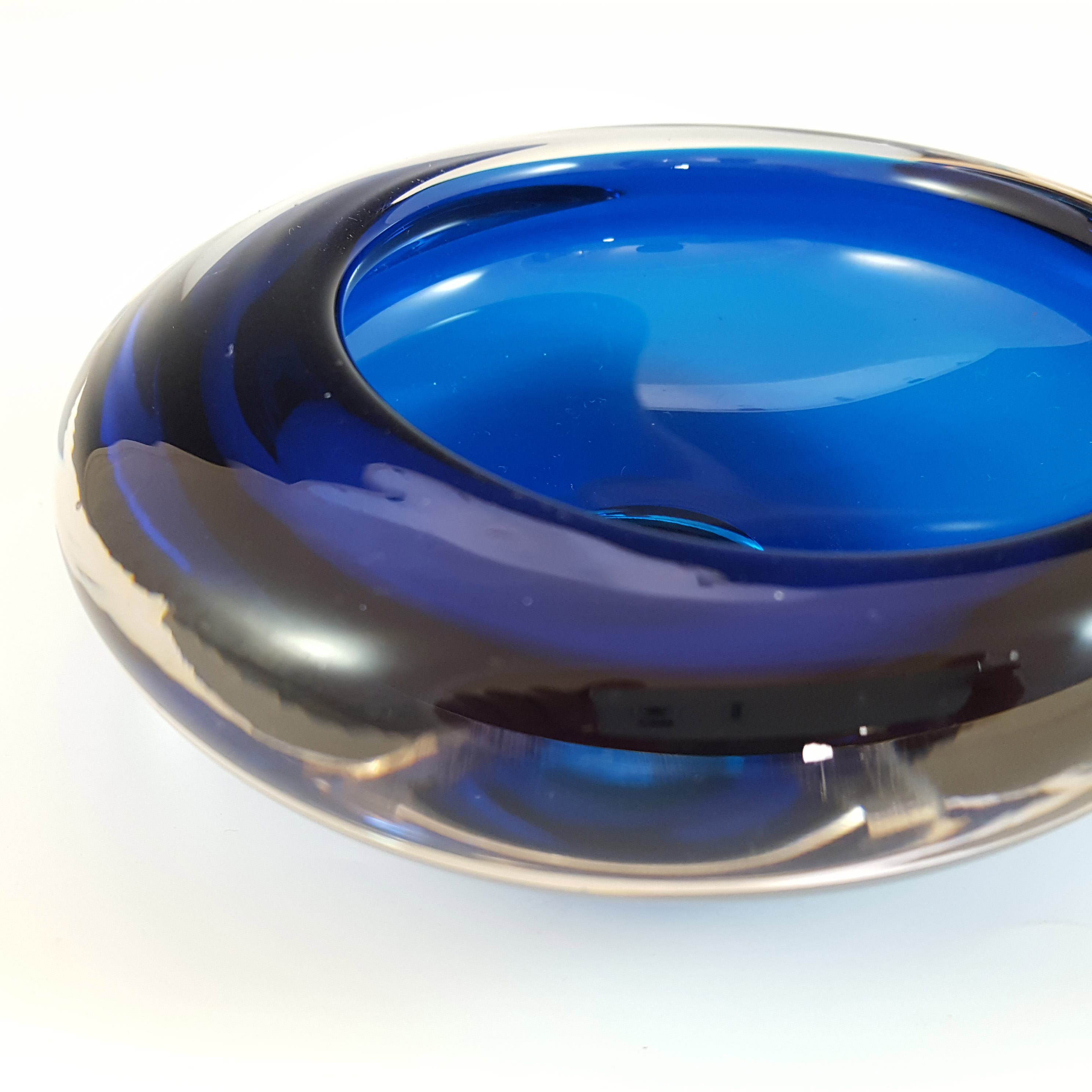 Whitefriars #9514 Blue Glass Vintage Bowl / Ashtray - Click Image to Close