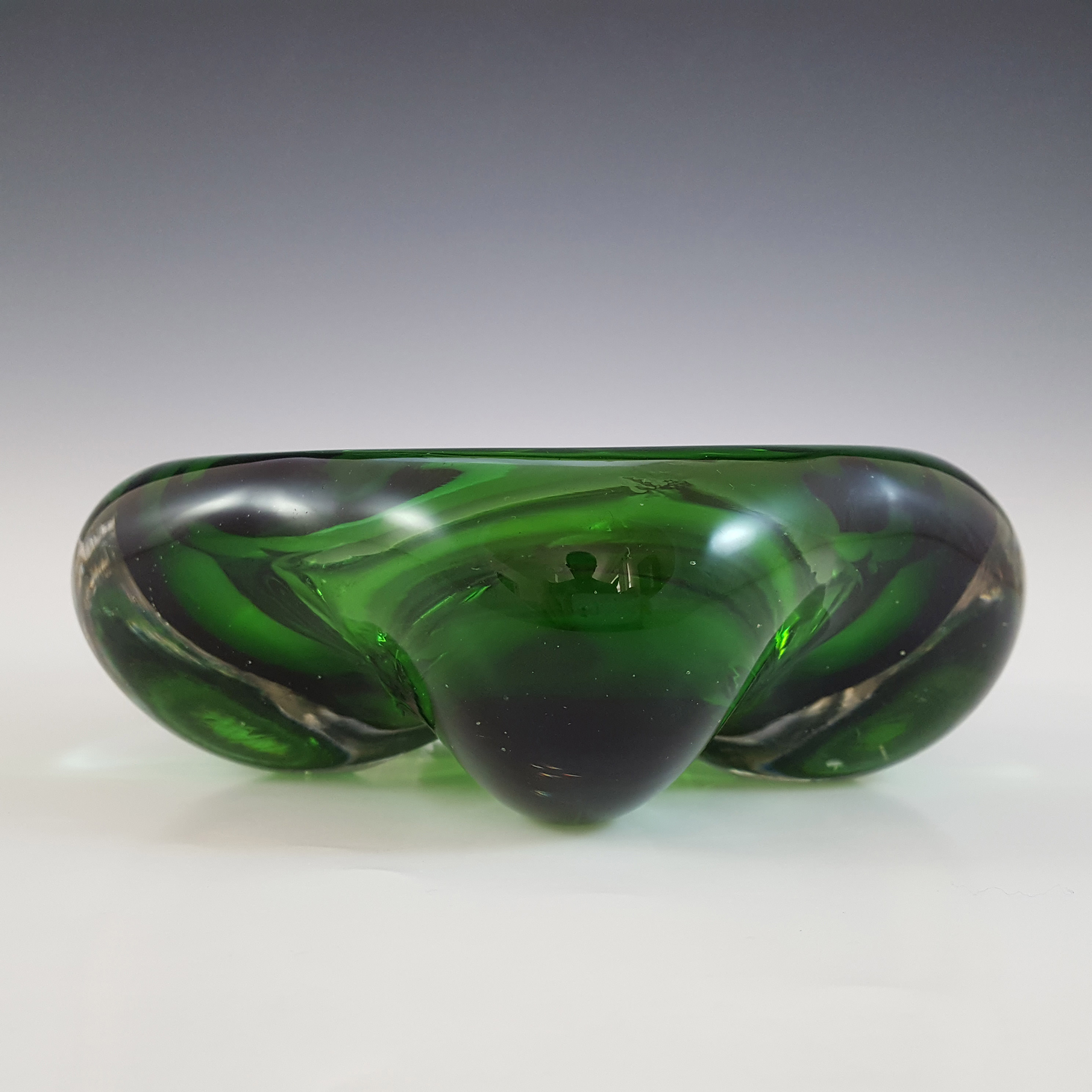 Whitefriars #9625 Meadow Green Glass Lobed Bowl / Ashtray - Click Image to Close