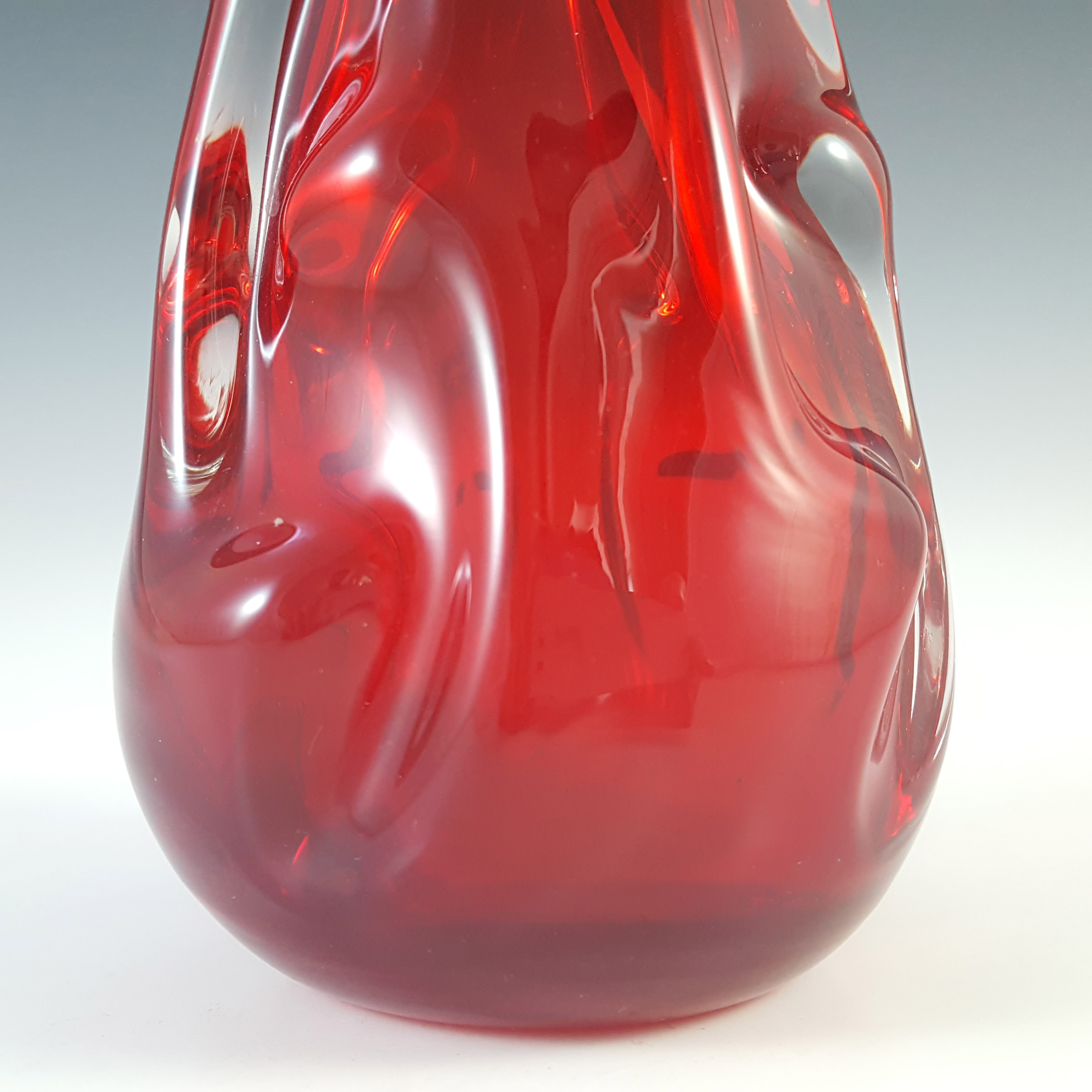 Whitefriars #9844 Ray Annenberg Ruby Red Glass Knobbly Vase - Click Image to Close