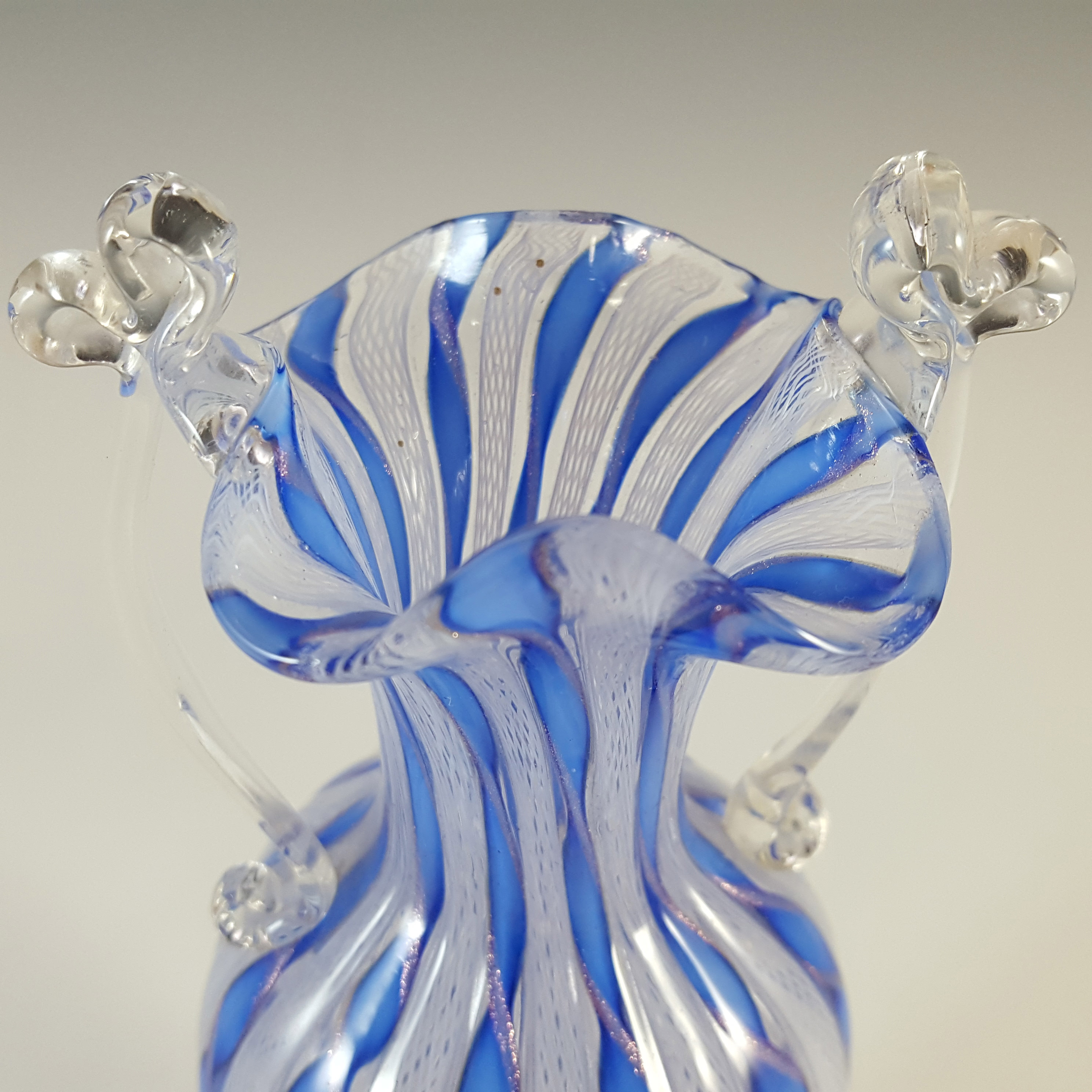Murano Blue & White Glass Zanfirico Copper Aventurine Vase - Click Image to Close