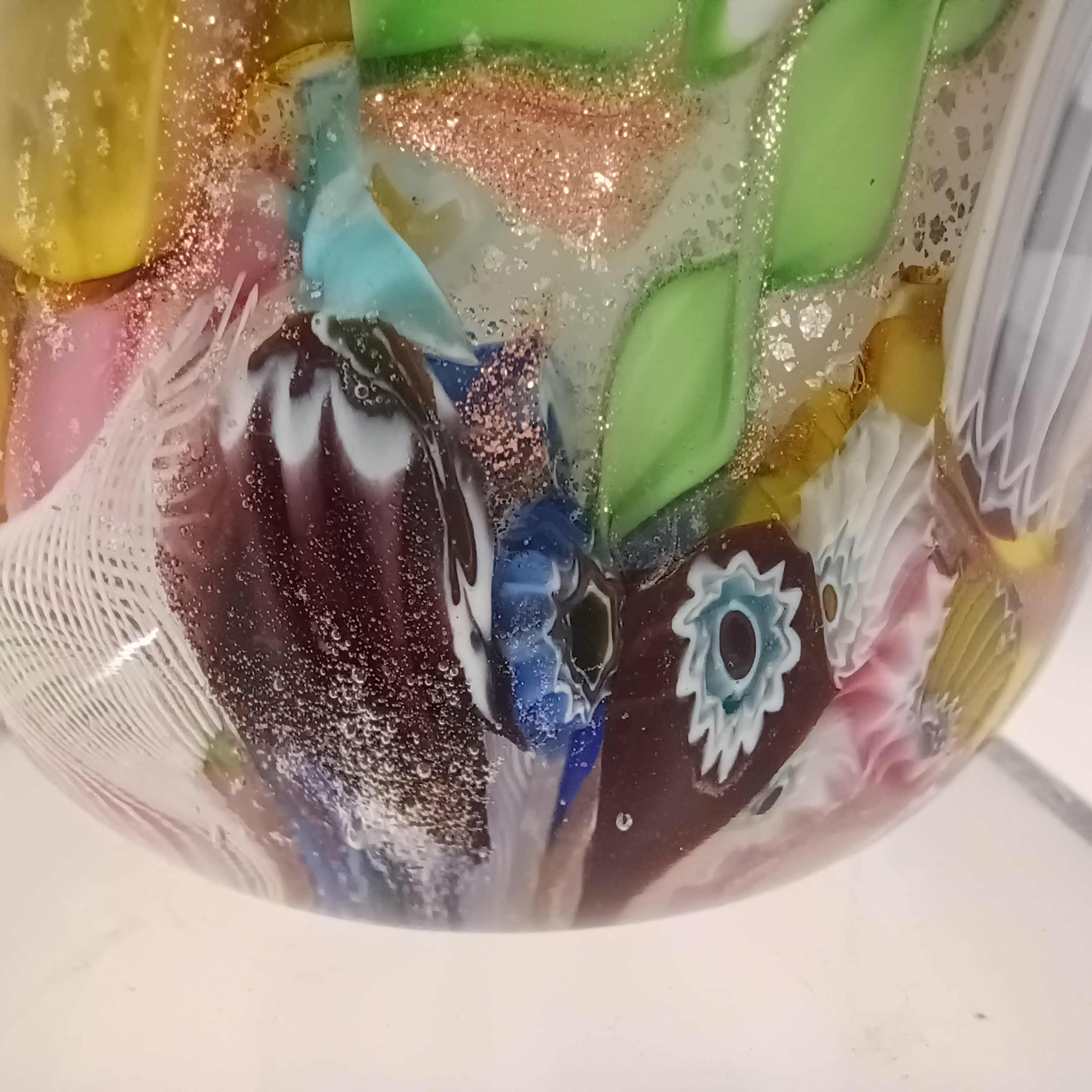 (image for) AVEM Murano Zanfirico Bizantino / Tutti Frutti White Glass Vase - Click Image to Close