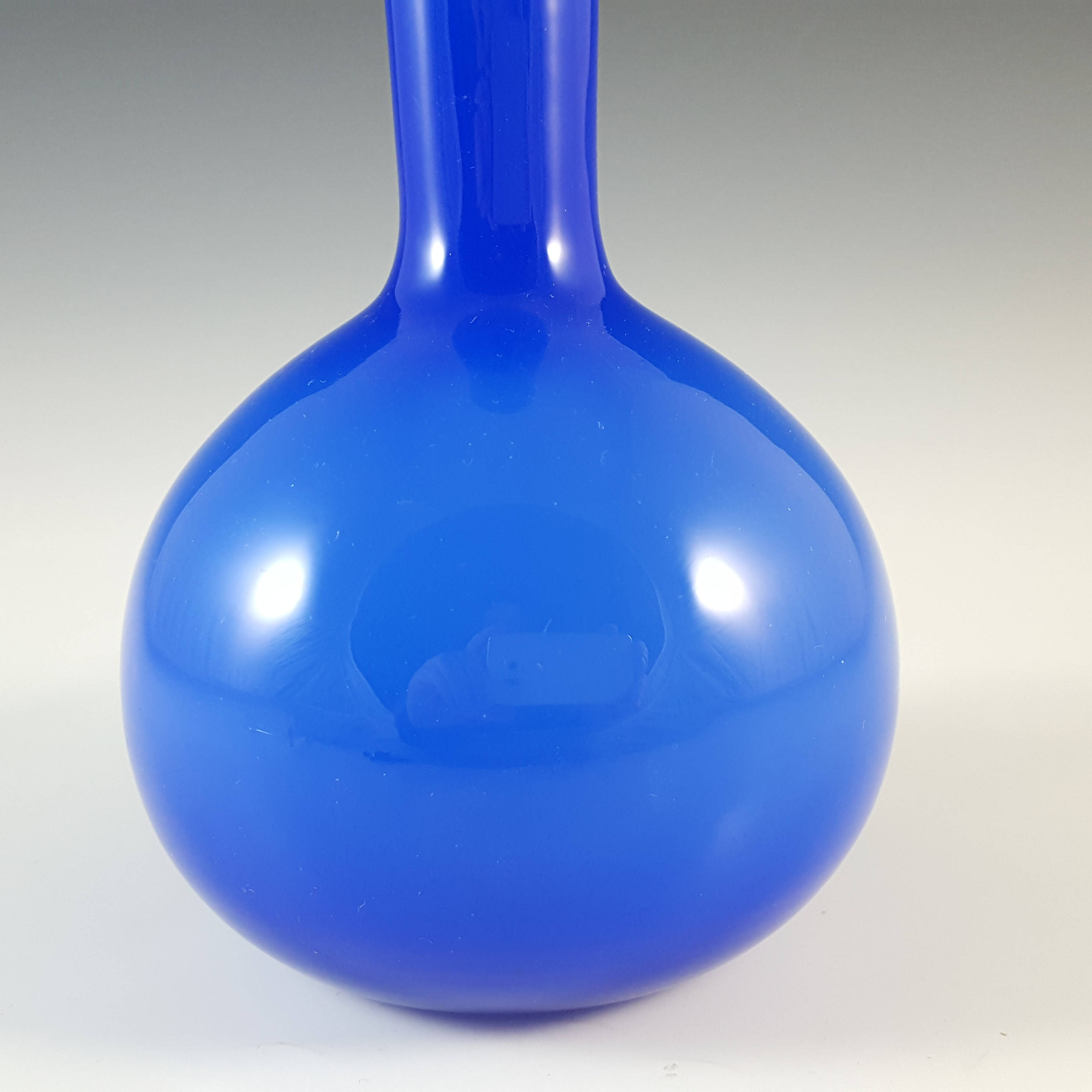 Scandinavian Style Retro Blue Opal Cased Glass Vase - Click Image to Close