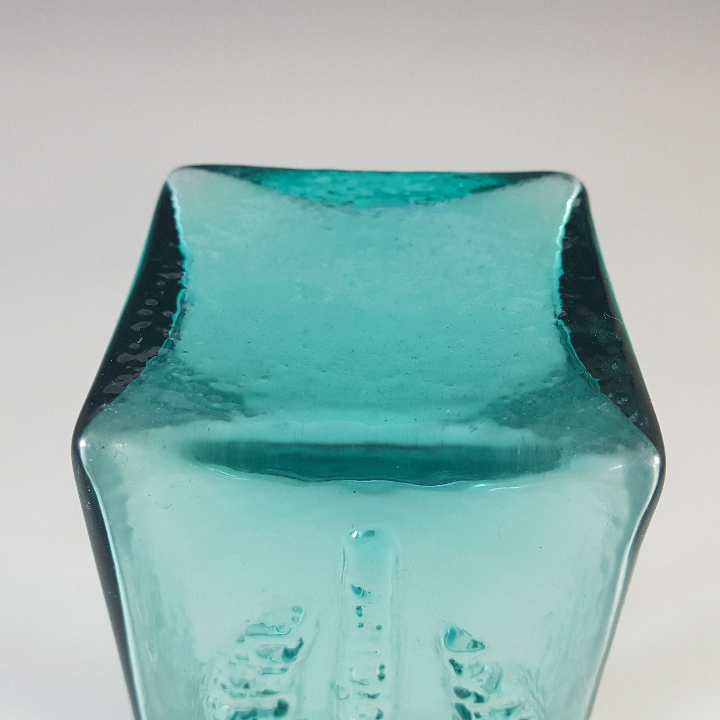 (image for) Dartington #FT59 Turquoise Glass Frank Thrower 'Daisy' Vase - Click Image to Close