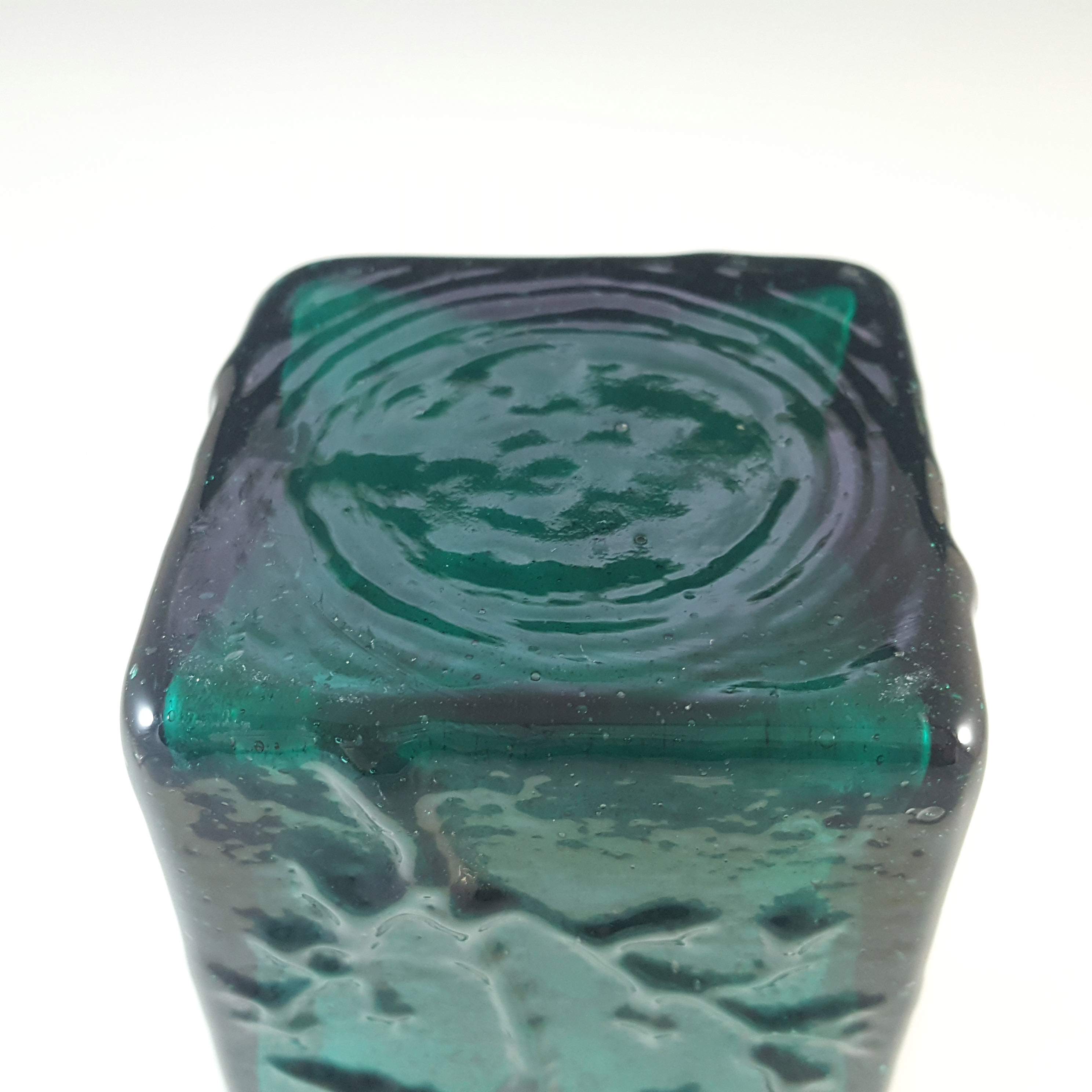 (image for) Dartington #FT228 Frank Thrower Green Glass Marguerite Vase - Click Image to Close