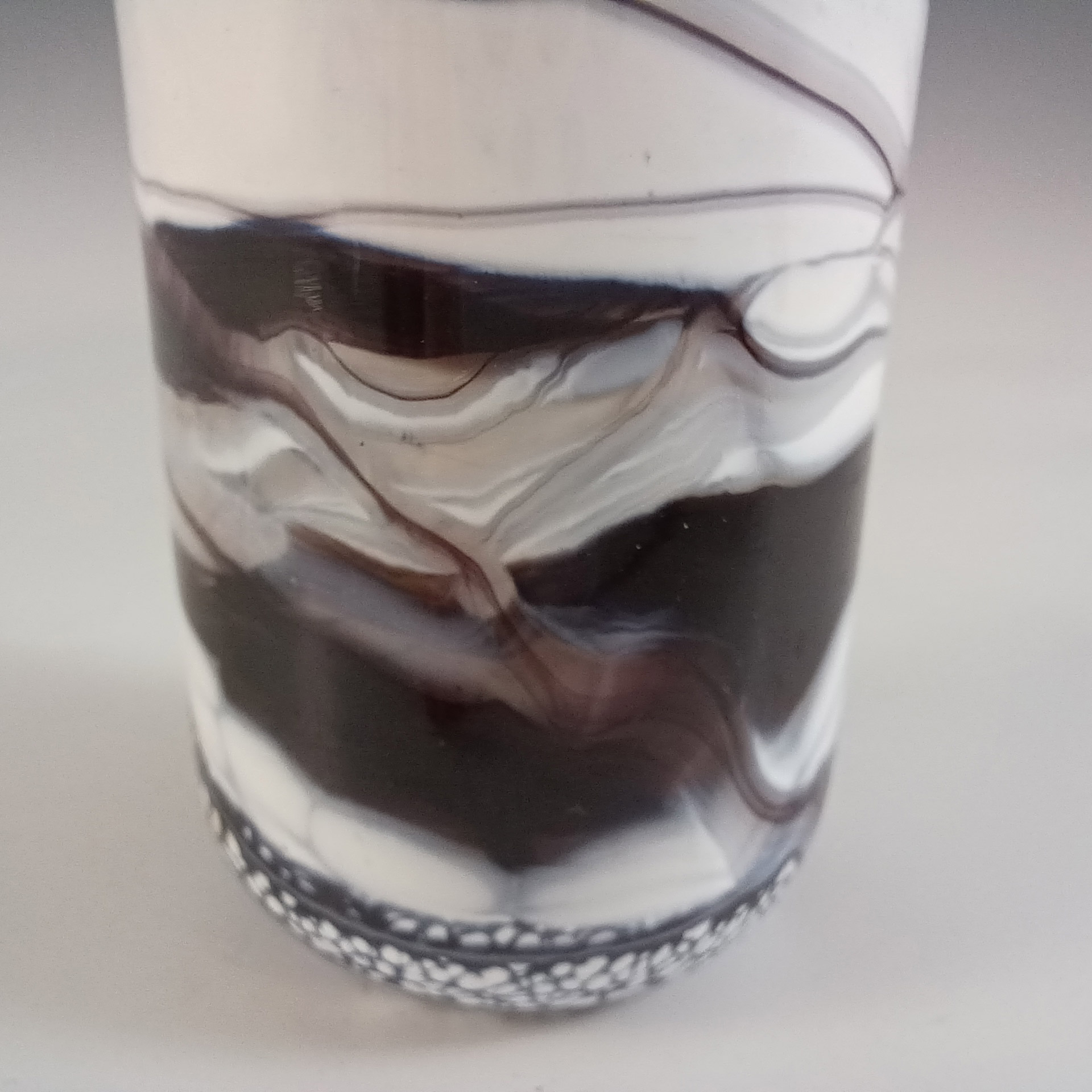 SIGNED & LABELLED Gozo Maltese Black & White Glass 'Noir' Vase - Click Image to Close